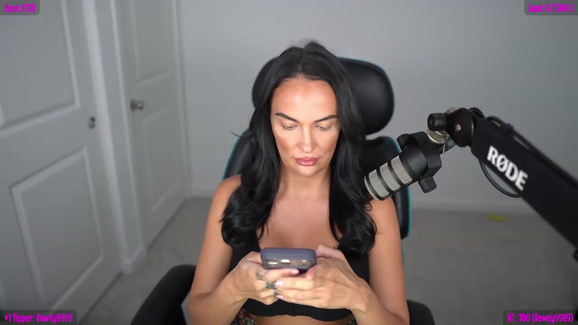 Gallery image thumbnail from Sofiryanxoxo's myfreecams stream on, 04/26/2026, 24:41 image 19 of 20