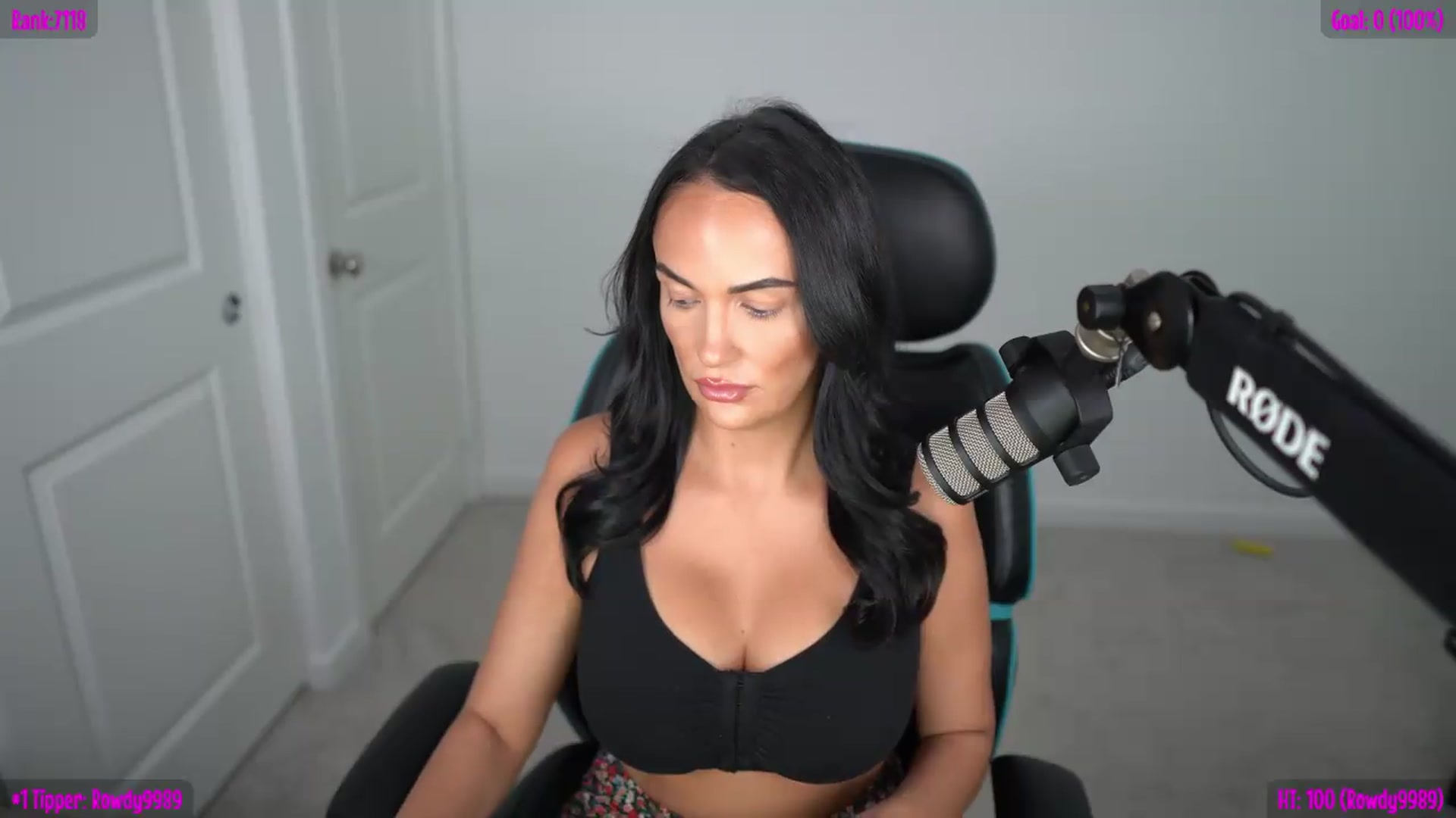 Gallery image thumbnail from Sofiryanxoxo's myfreecams stream on, 04/26/2026, 24:41 image 5 of 20