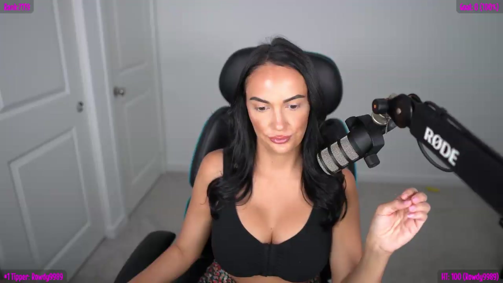 Gallery image thumbnail from Sofiryanxoxo's myfreecams stream on, 04/26/2026, 24:41 image 9 of 20