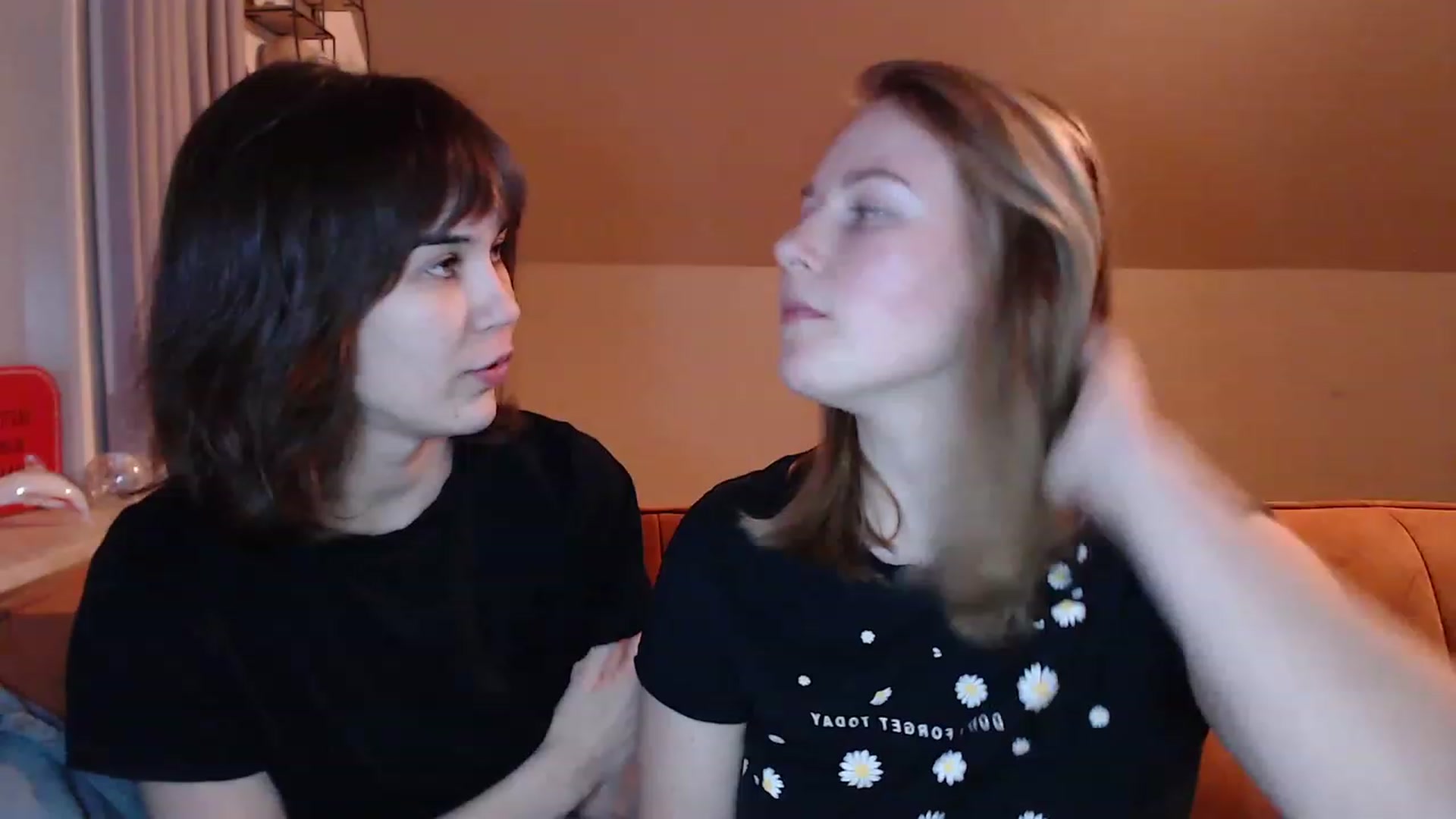 Gallery image thumbnail from SoftArt's myfreecams stream on, 01/26/2024, 20:18 image 1 of 20