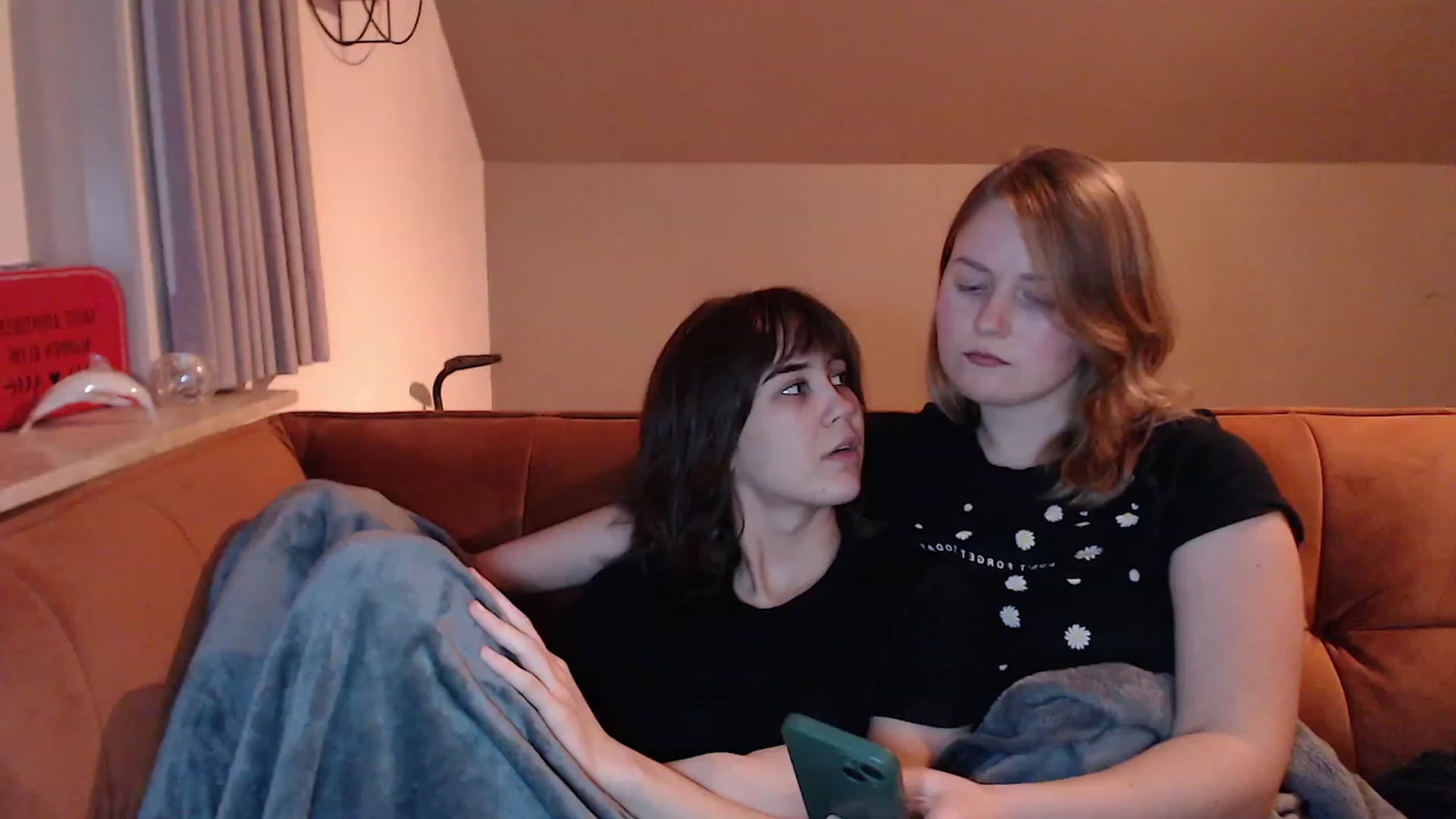 Gallery image thumbnail from SoftArt's myfreecams stream on, 01/26/2024, 21:13 image 11 of 20