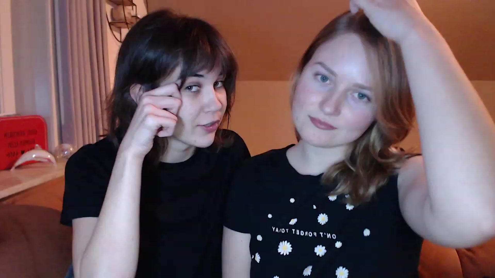Gallery image thumbnail from SoftArt's myfreecams stream on, 01/26/2024, 21:13 image 14 of 20