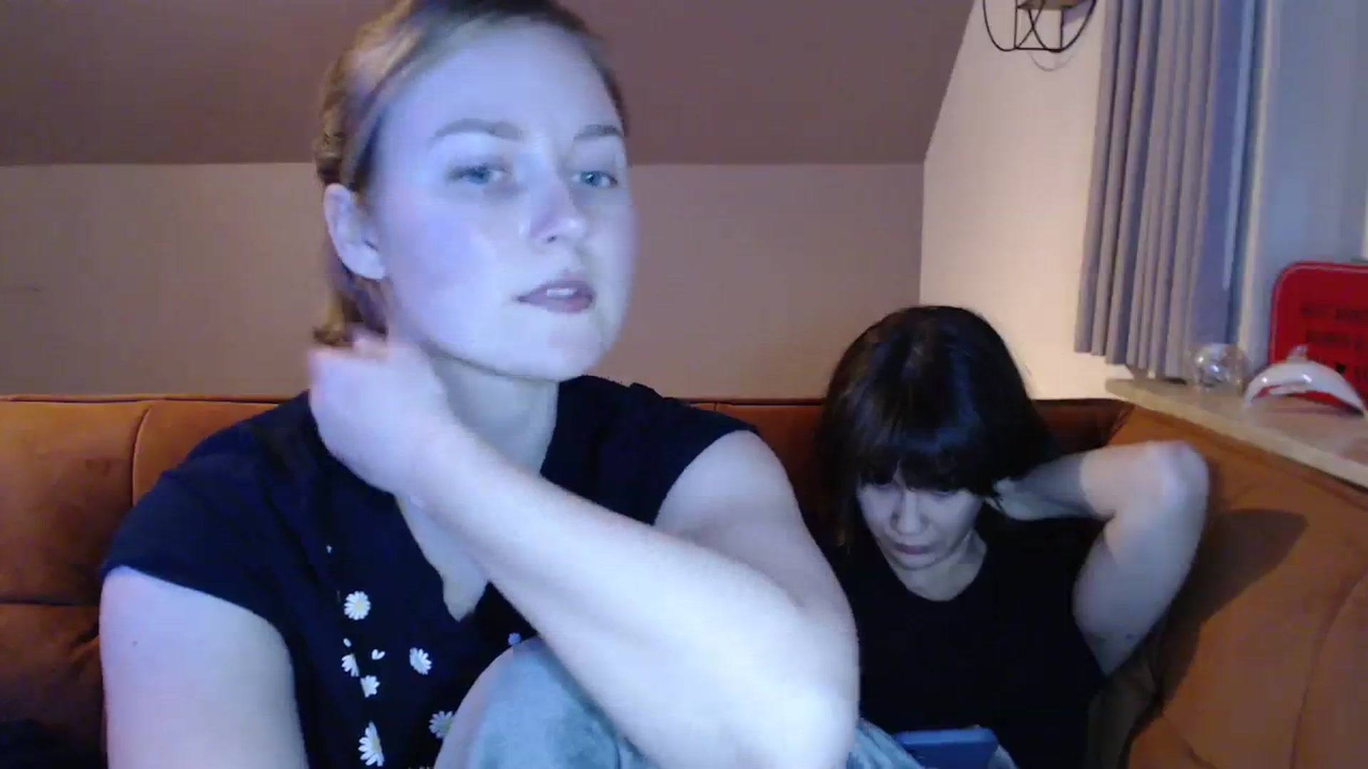 Gallery image thumbnail from SoftArt's myfreecams stream on, 01/26/2024, 23:08 image 5 of 20