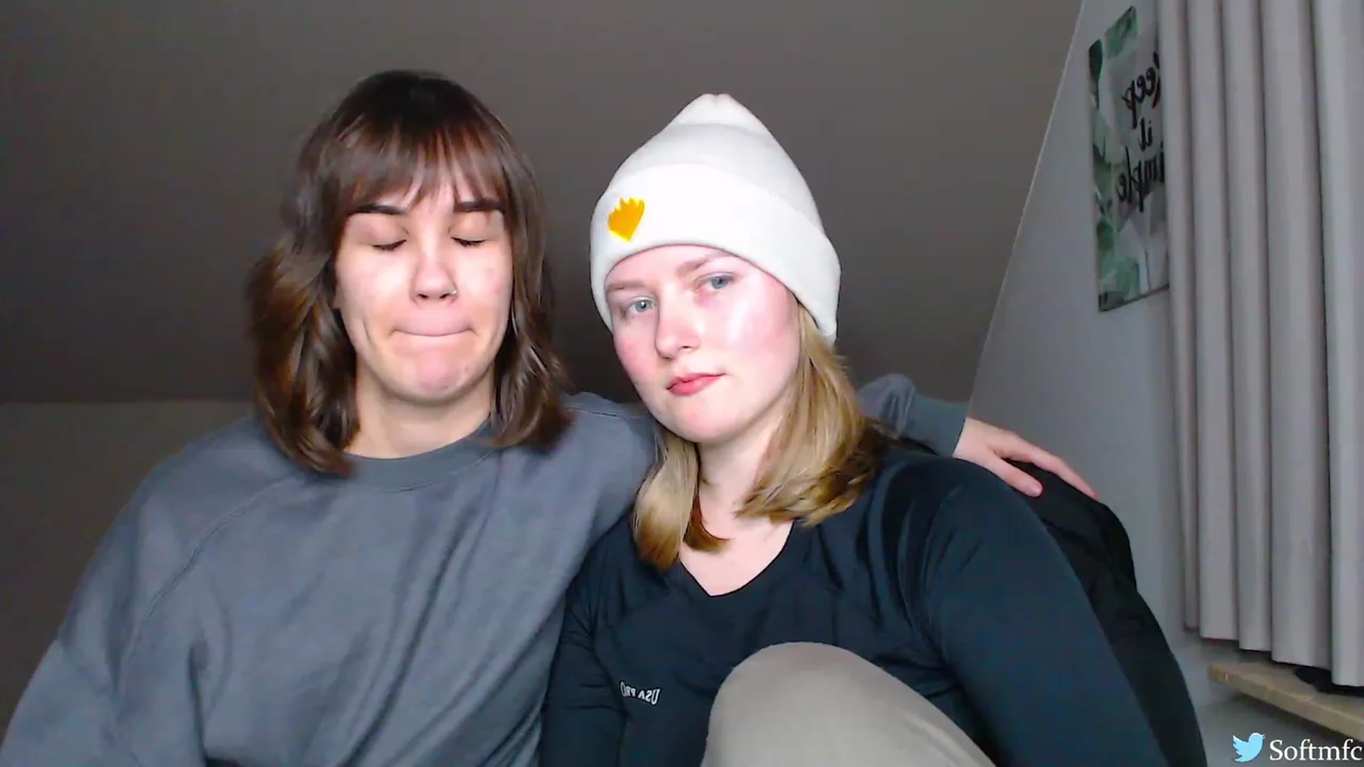 Gallery image thumbnail from SoftArt's myfreecams stream on, 02/01/2024, 18:17 image 5 of 20