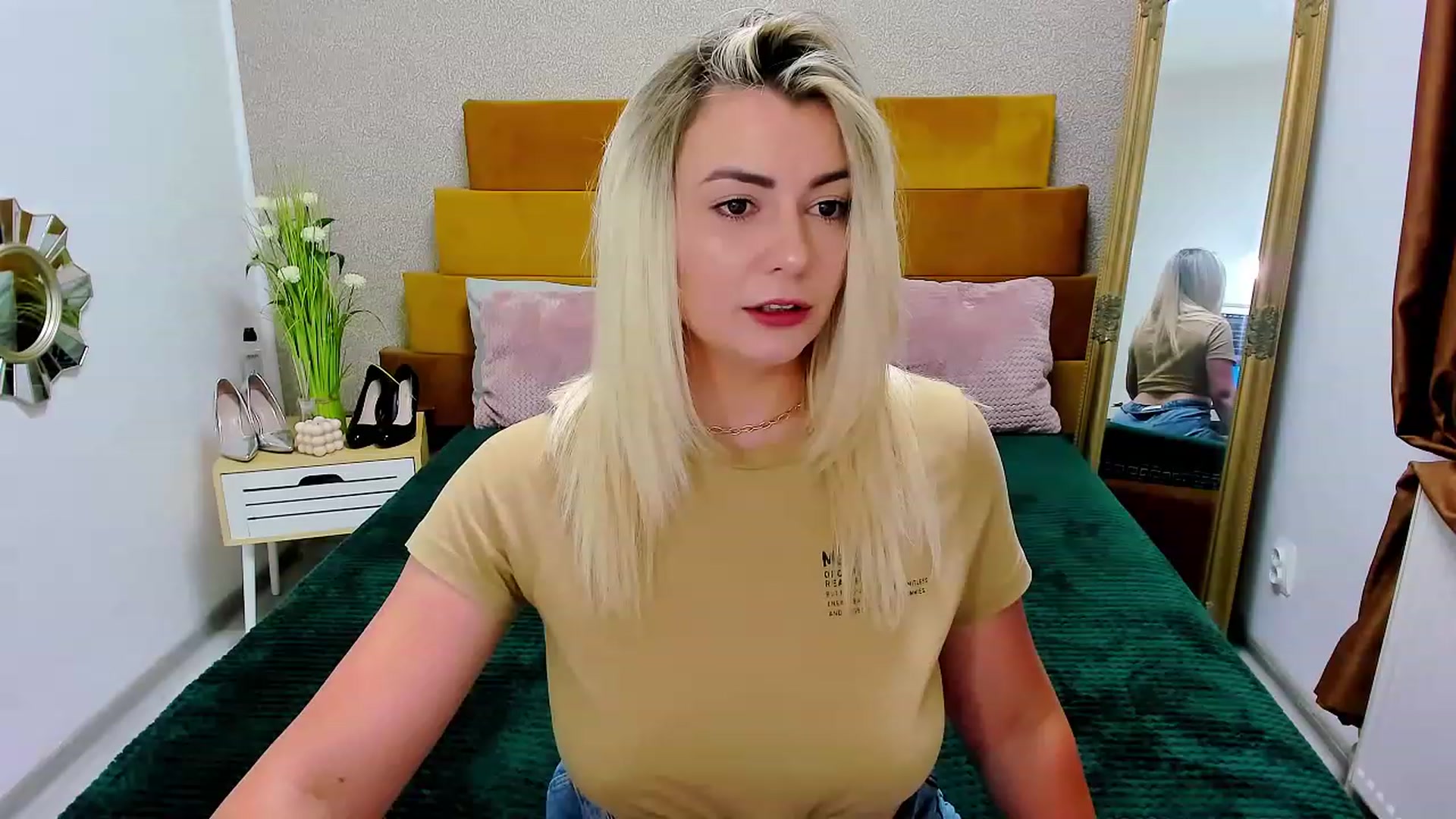 Gallery image thumbnail from SoftPleasurex's myfreecams stream on, 07/11/2023, 09:38 image 11 of 20