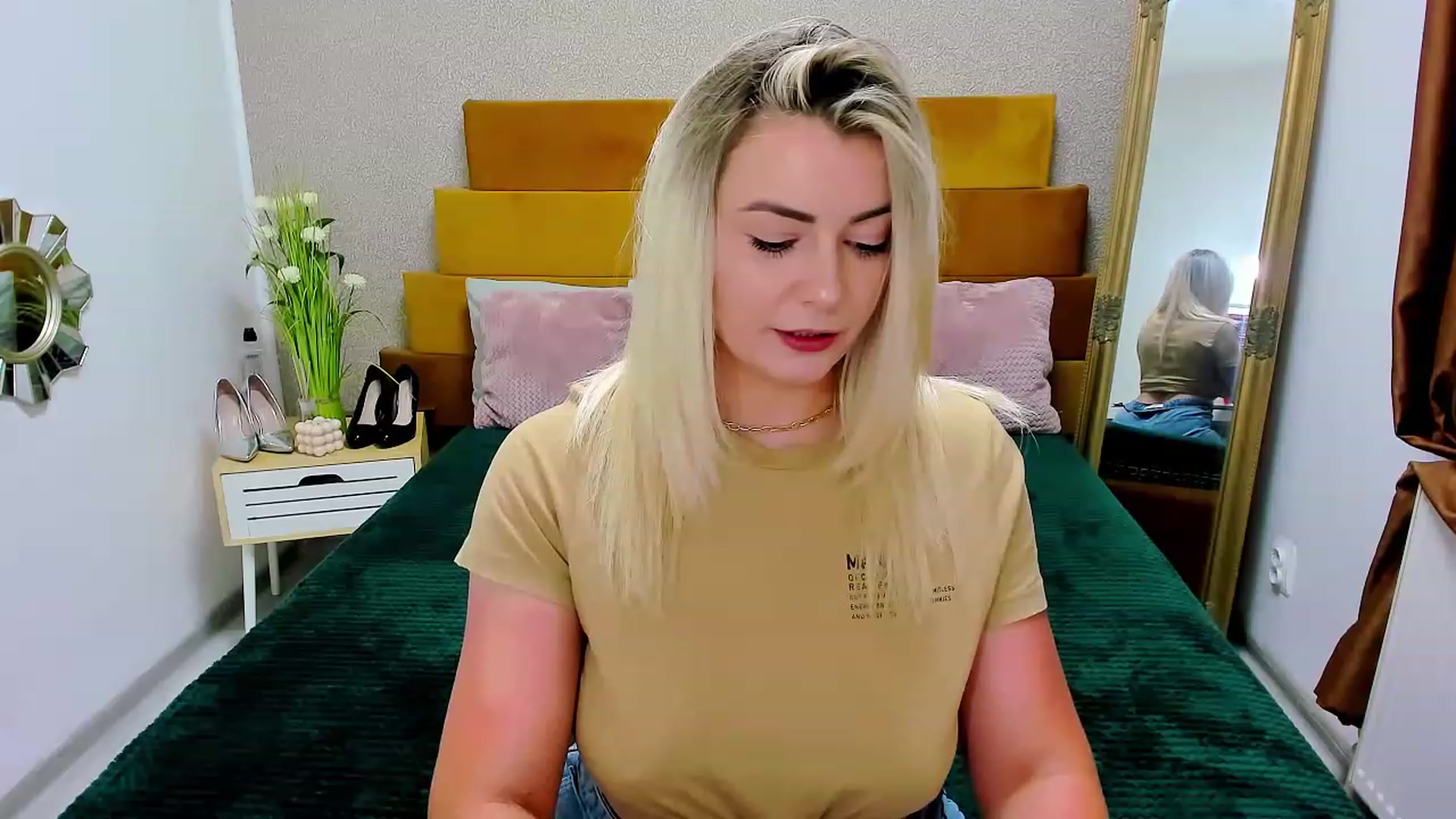 Gallery image thumbnail from SoftPleasurex's myfreecams stream on, 07/11/2023, 09:38 image 9 of 20