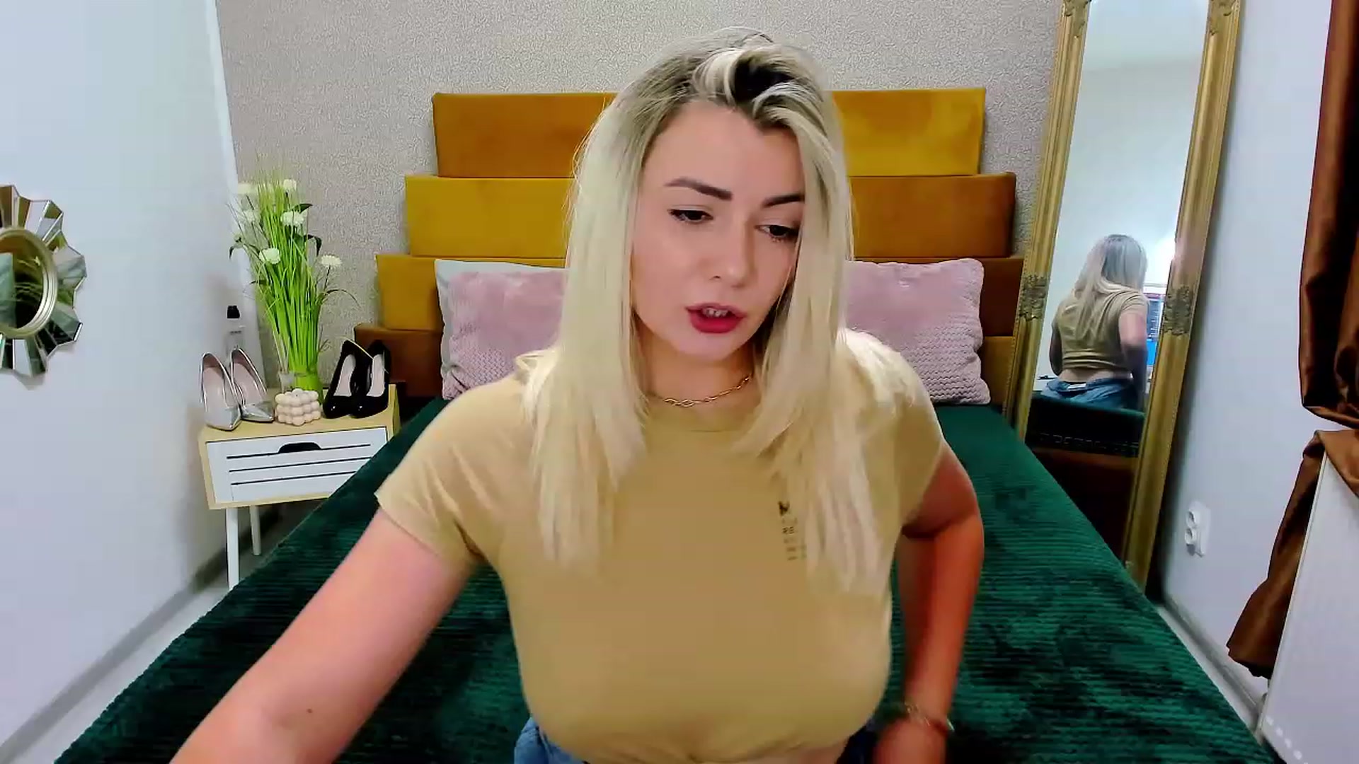Gallery image thumbnail from SoftPleasurex's myfreecams stream on, 07/11/2023, 09:38 image 2 of 20
