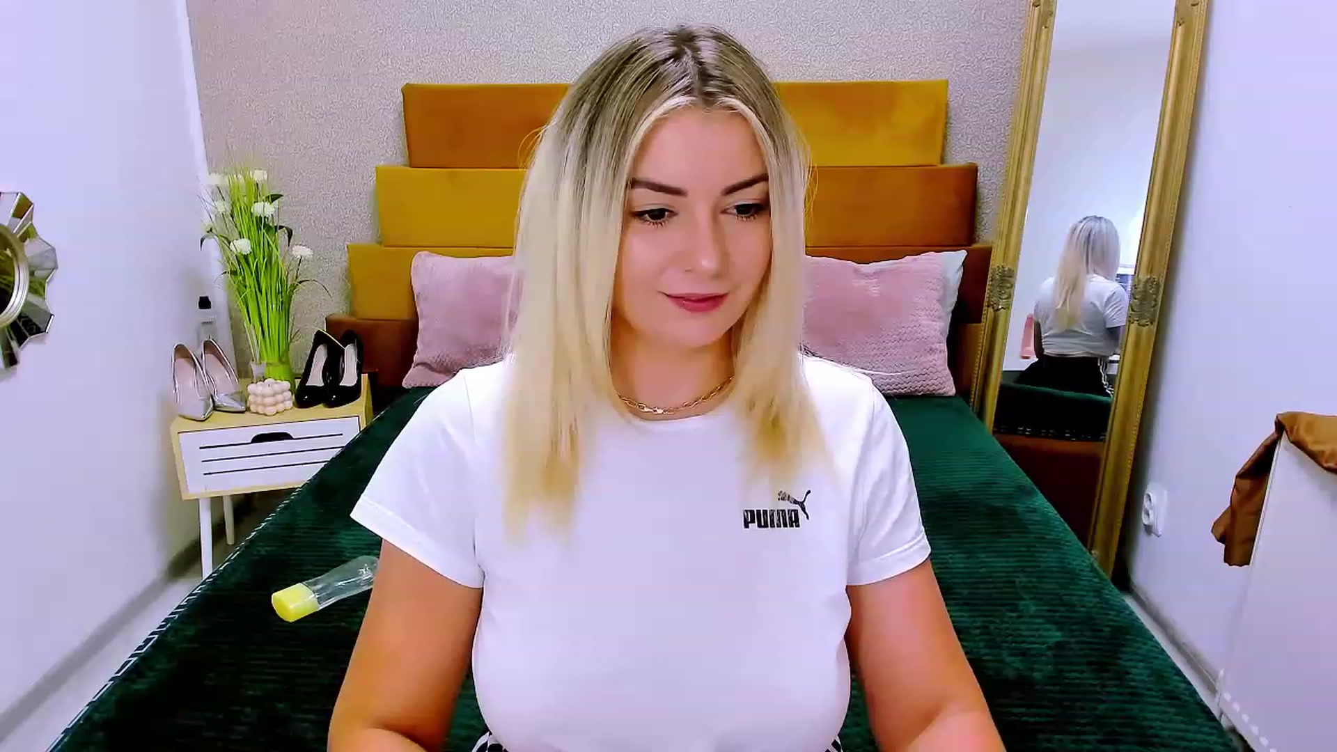 Gallery image thumbnail from SoftPleasurex's myfreecams stream on, 07/12/2023, 08:16 image 5 of 20
