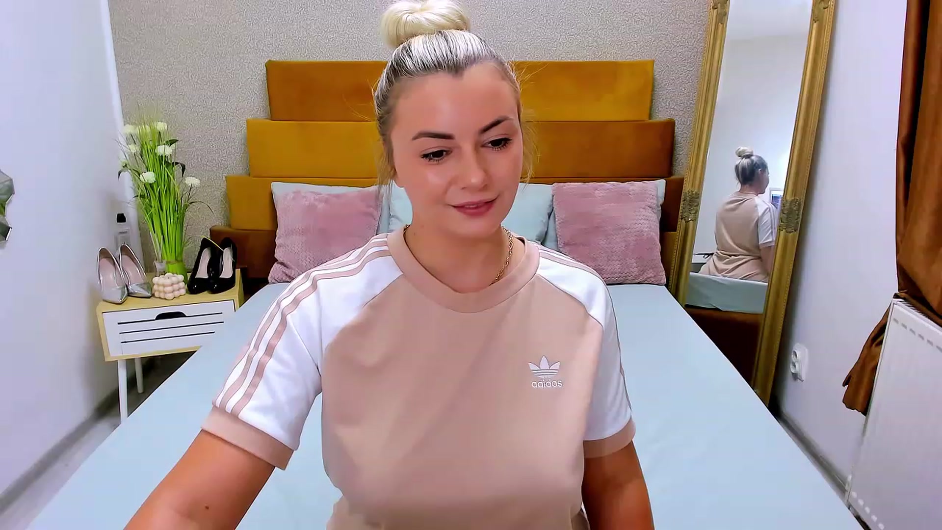 Gallery image thumbnail from SoftPleasurex's myfreecams stream on, 07/14/2023, 09:26 image 11 of 20