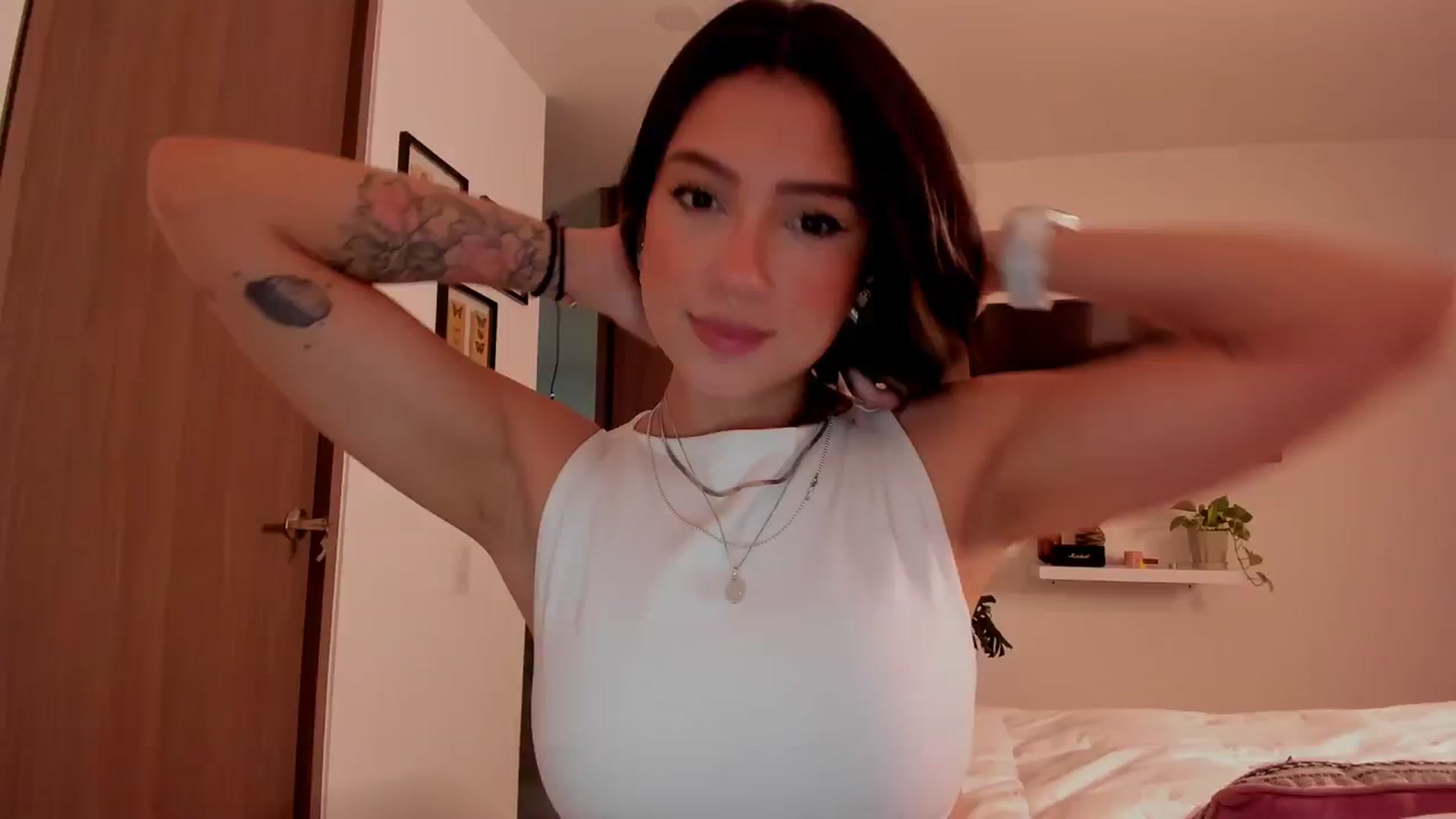 Gallery image thumbnail from Soft_Birthday's myfreecams stream on, 09/02/2023, 04:23 image 1 of 20