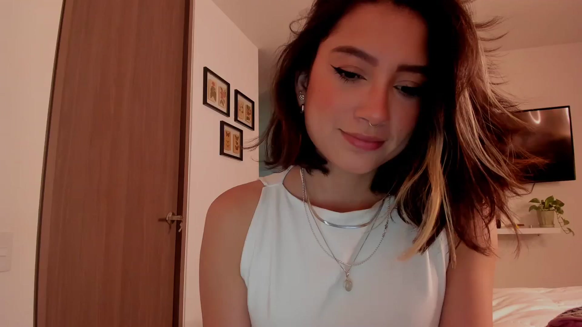 Gallery image thumbnail from Soft_Birthday's myfreecams stream on, 09/02/2023, 04:23 image 8 of 20