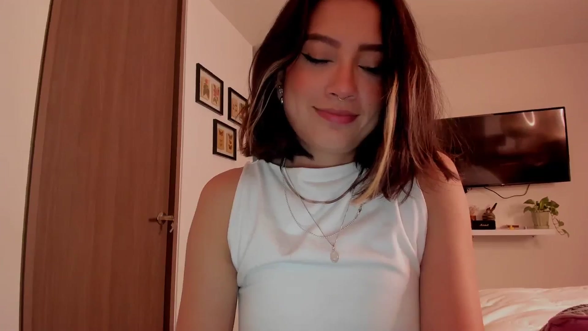 Gallery image thumbnail from Soft_Birthday's myfreecams stream on, 09/02/2023, 04:23 image 16 of 20