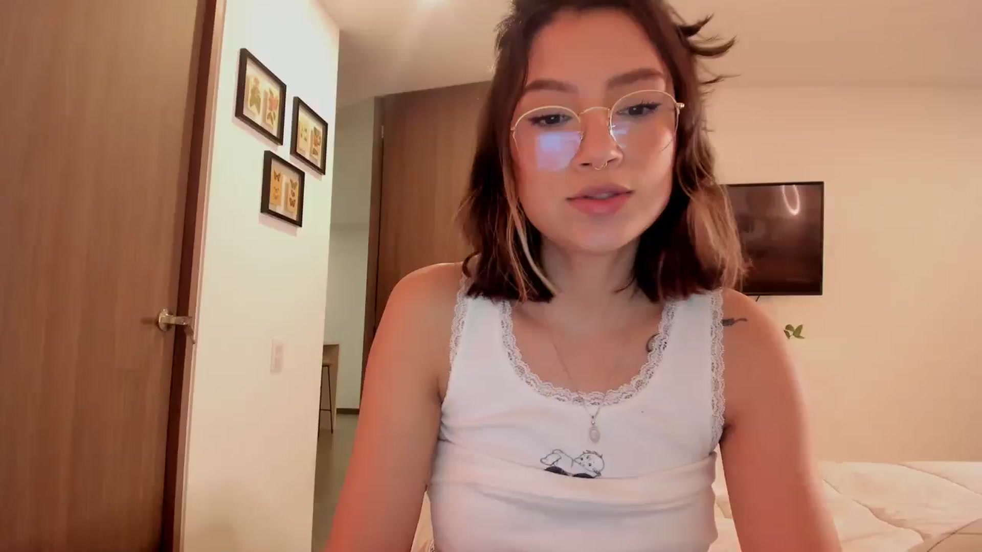 Gallery image thumbnail from Soft_Birthday's myfreecams stream on, 09/12/2023, 03:09 image 4 of 20