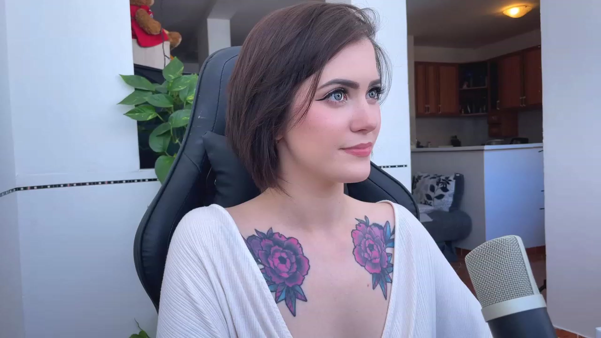 Gallery image thumbnail from Soft_purr's myfreecams stream on, 04/30/2023, 11:31 image 13 of 20