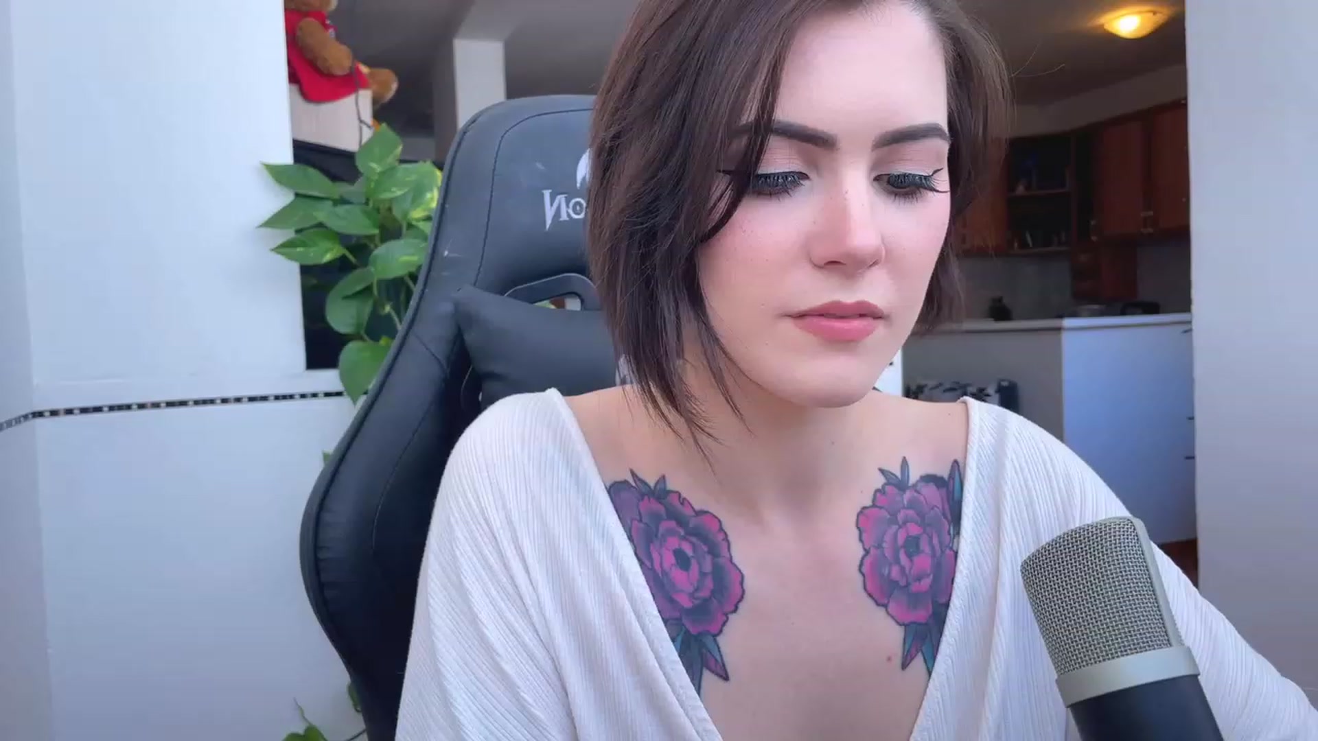 Gallery image thumbnail from Soft_purr's myfreecams stream on, 04/30/2023, 11:31 image 11 of 20
