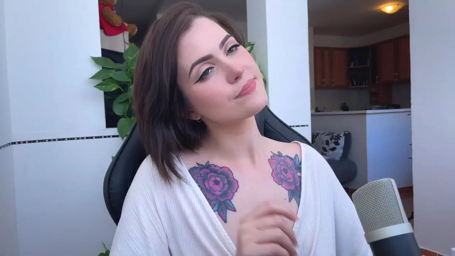 Gallery image thumbnail from Soft_purr's myfreecams stream on, 04/30/2023, 11:31 image 10 of 20