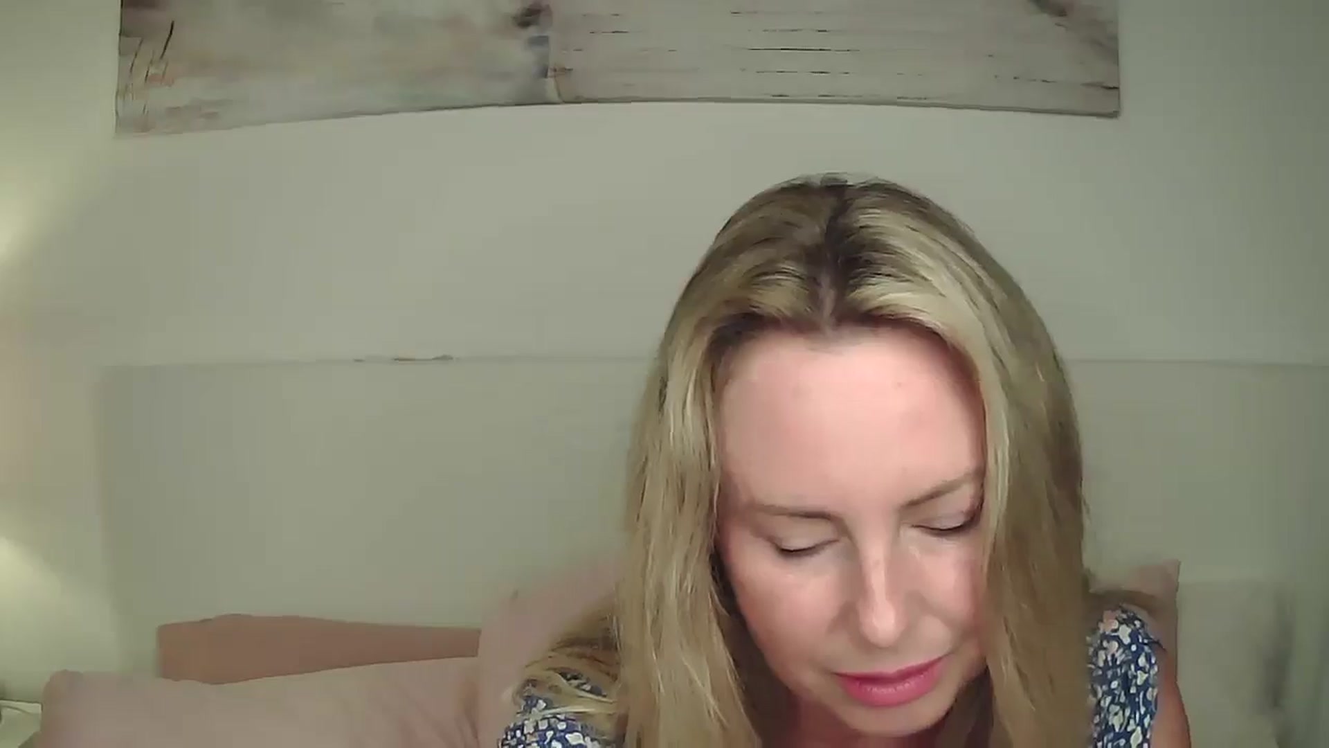 Gallery image thumbnail from SoftlyKatie's myfreecams stream on, 07/24/2025, 19:37 image 8 of 20