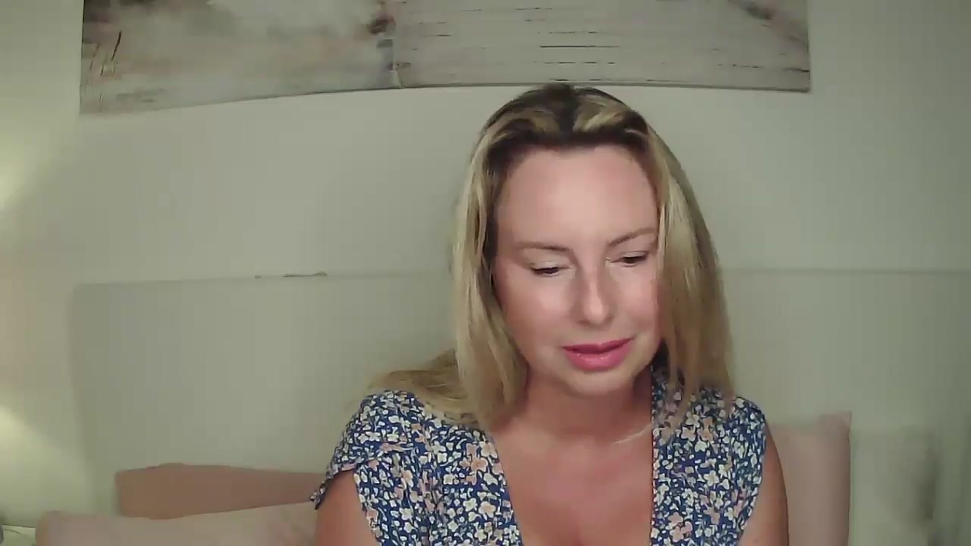 Gallery image thumbnail from SoftlyKatie's myfreecams stream on, 07/24/2025, 19:37 image 18 of 20