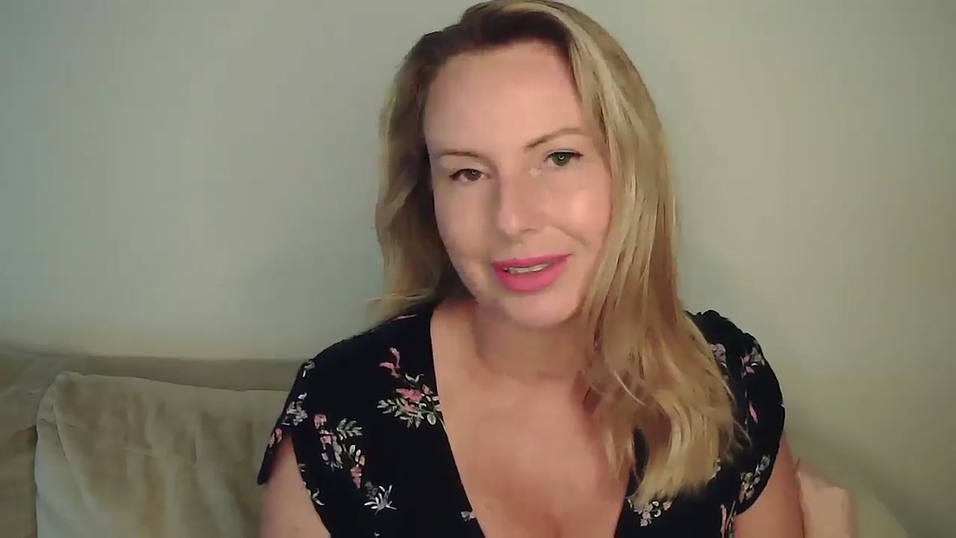 Gallery image thumbnail from SoftlyKatie's myfreecams stream on, 09/09/2025, 14:42 image 3 of 20
