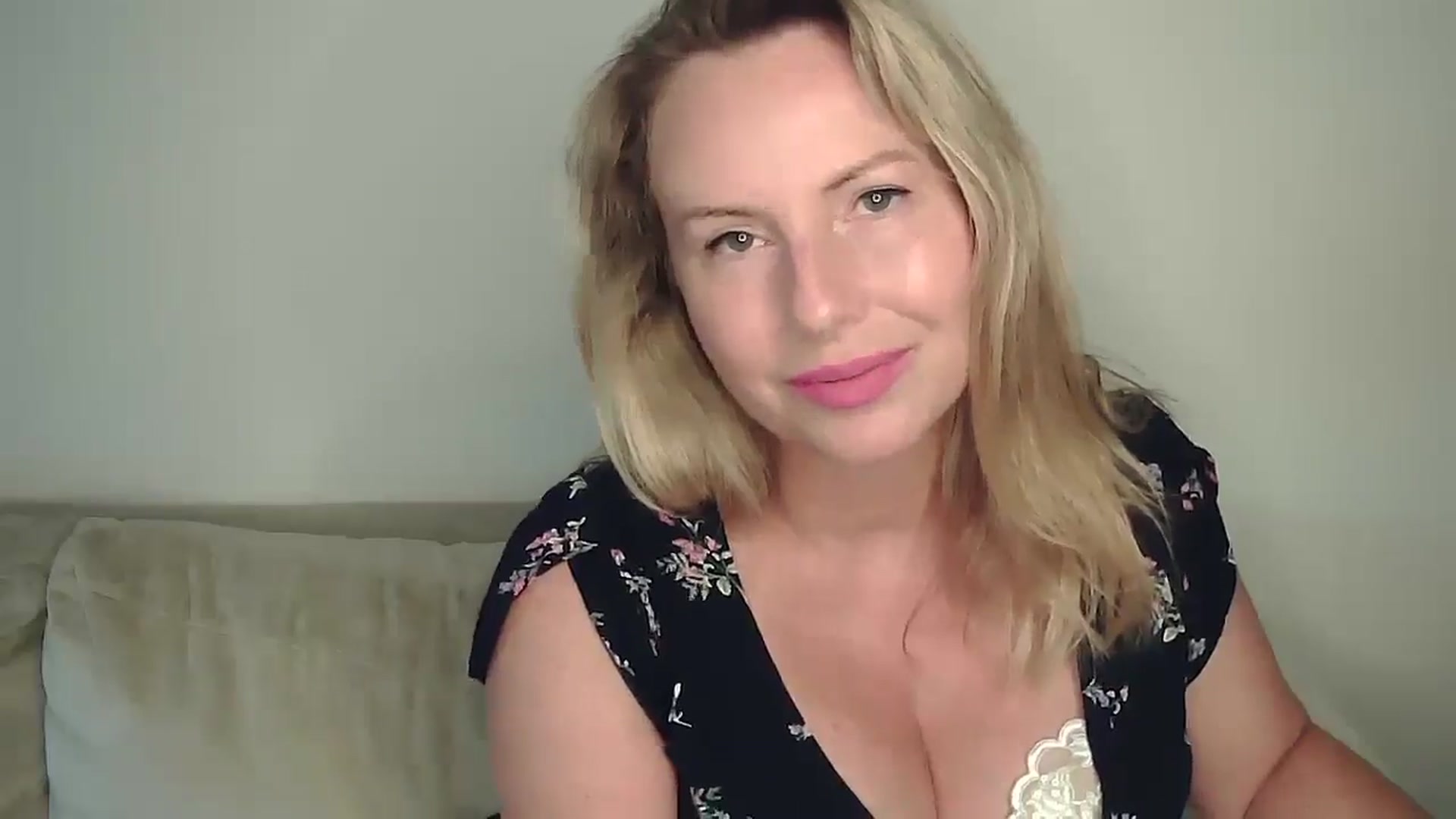 Gallery image thumbnail from SoftlyKatie's myfreecams stream on, 09/09/2025, 15:46 image 15 of 20