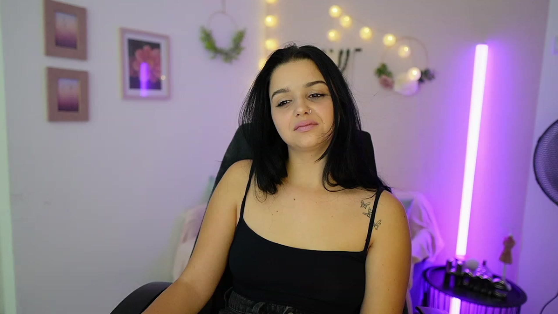 Gallery image thumbnail from Sola_Zola18's myfreecams stream on, 10/09/2023, 21:46 image 13 of 20