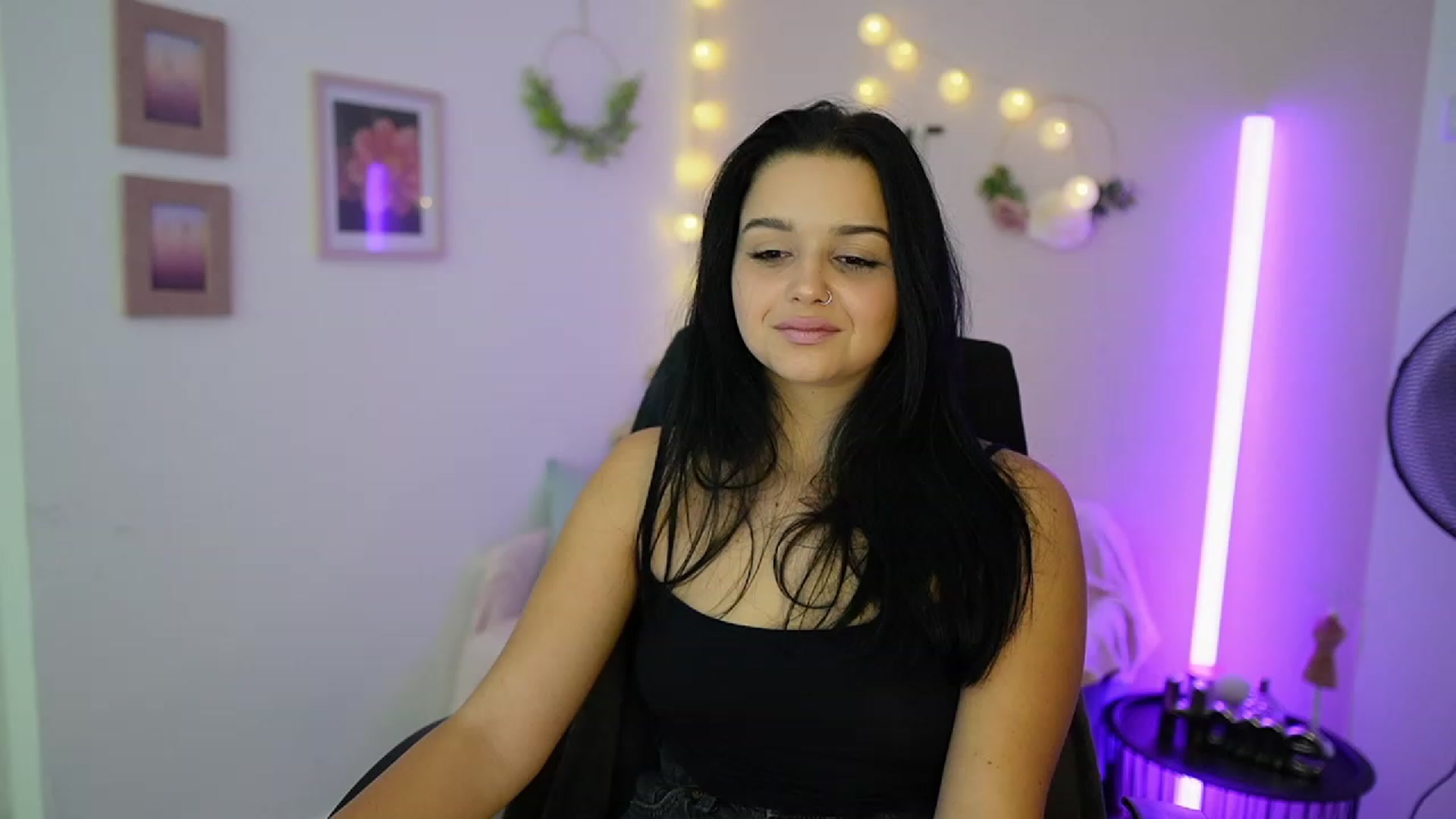 Gallery image thumbnail from Sola_Zola18's myfreecams stream on, 10/09/2023, 21:46 image 19 of 20