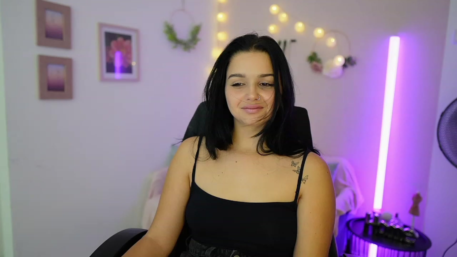 Gallery image thumbnail from Sola_Zola18's myfreecams stream on, 10/09/2023, 21:46 image 11 of 20