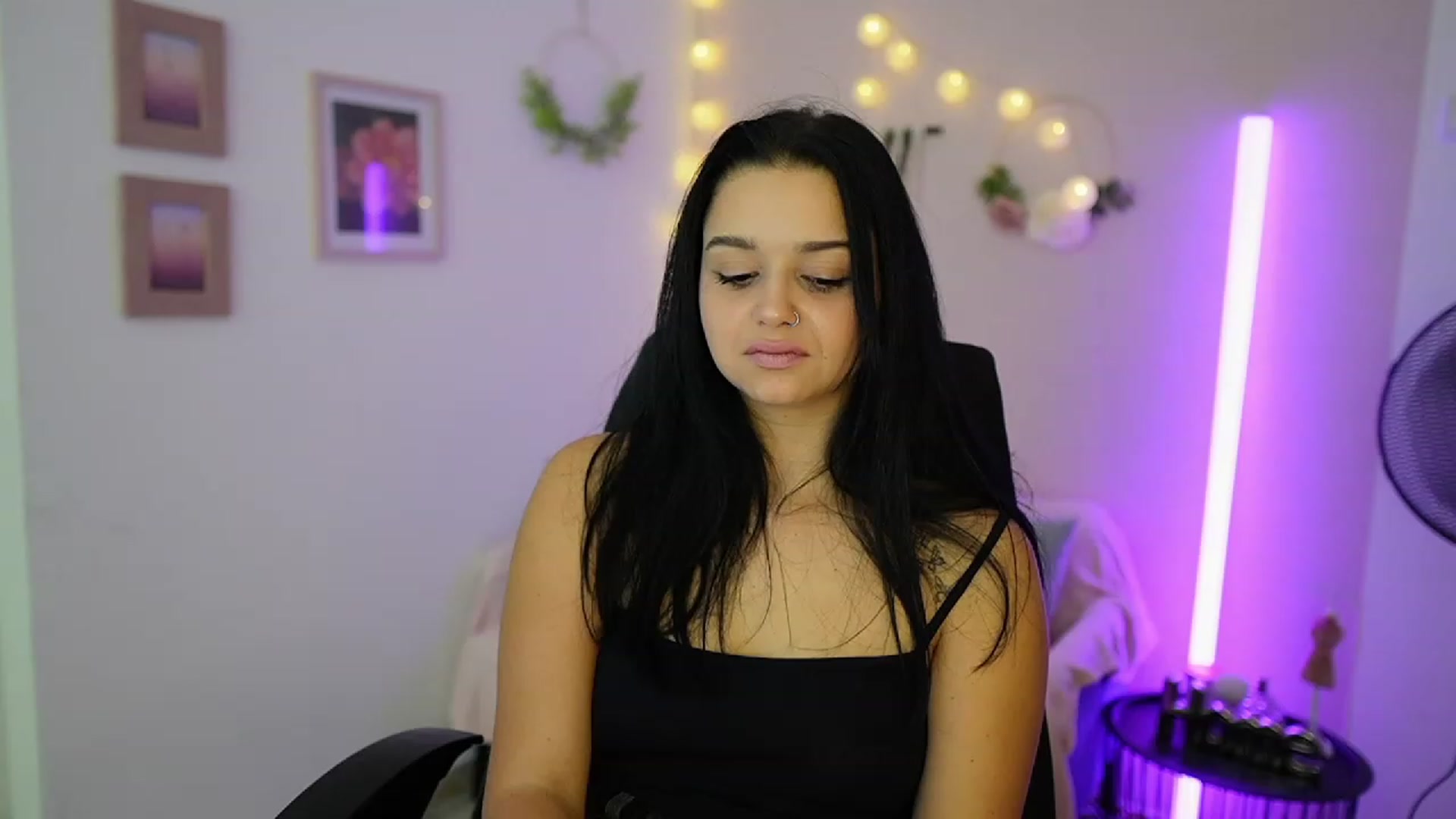 Gallery image thumbnail from Sola_Zola18's myfreecams stream on, 10/09/2023, 23:03 image 20 of 20