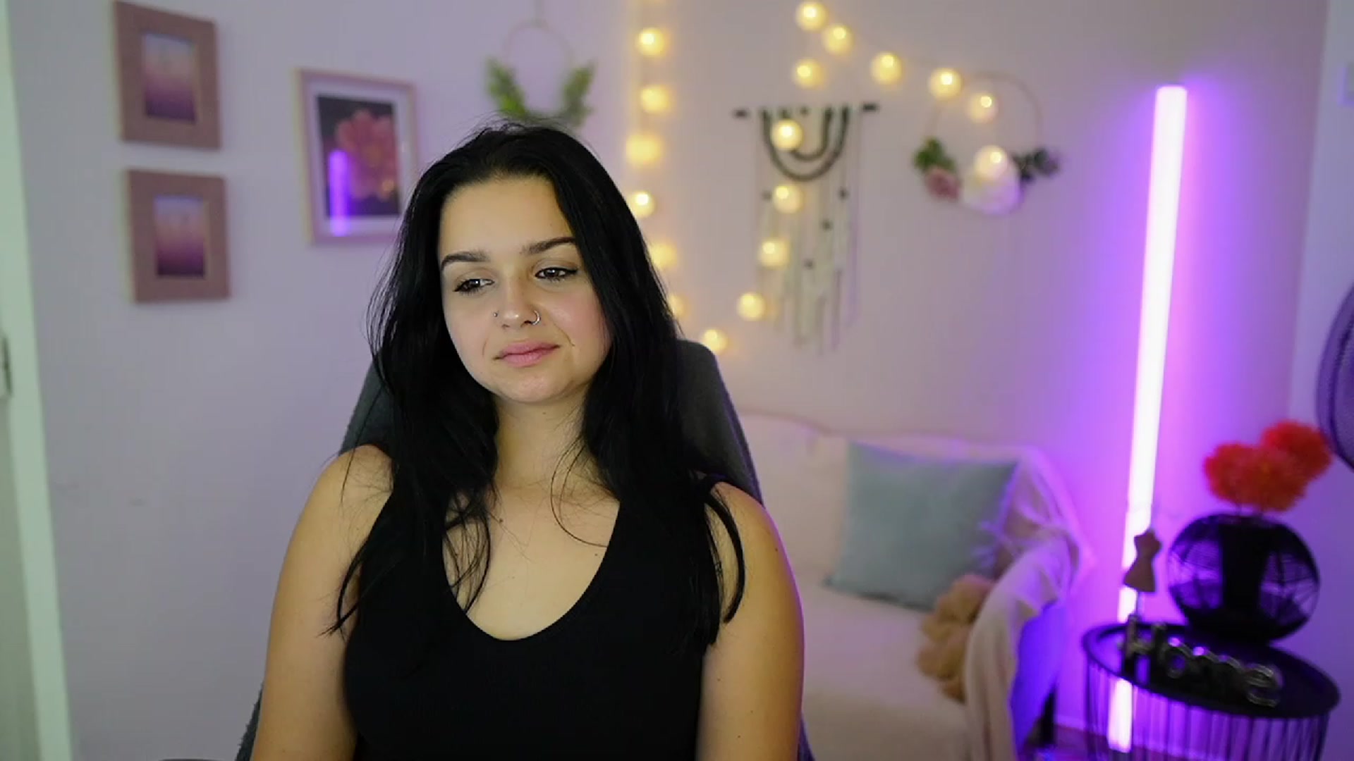 Gallery image thumbnail from Sola_Zola18's myfreecams stream on, 10/10/2023, 18:58 image 19 of 20