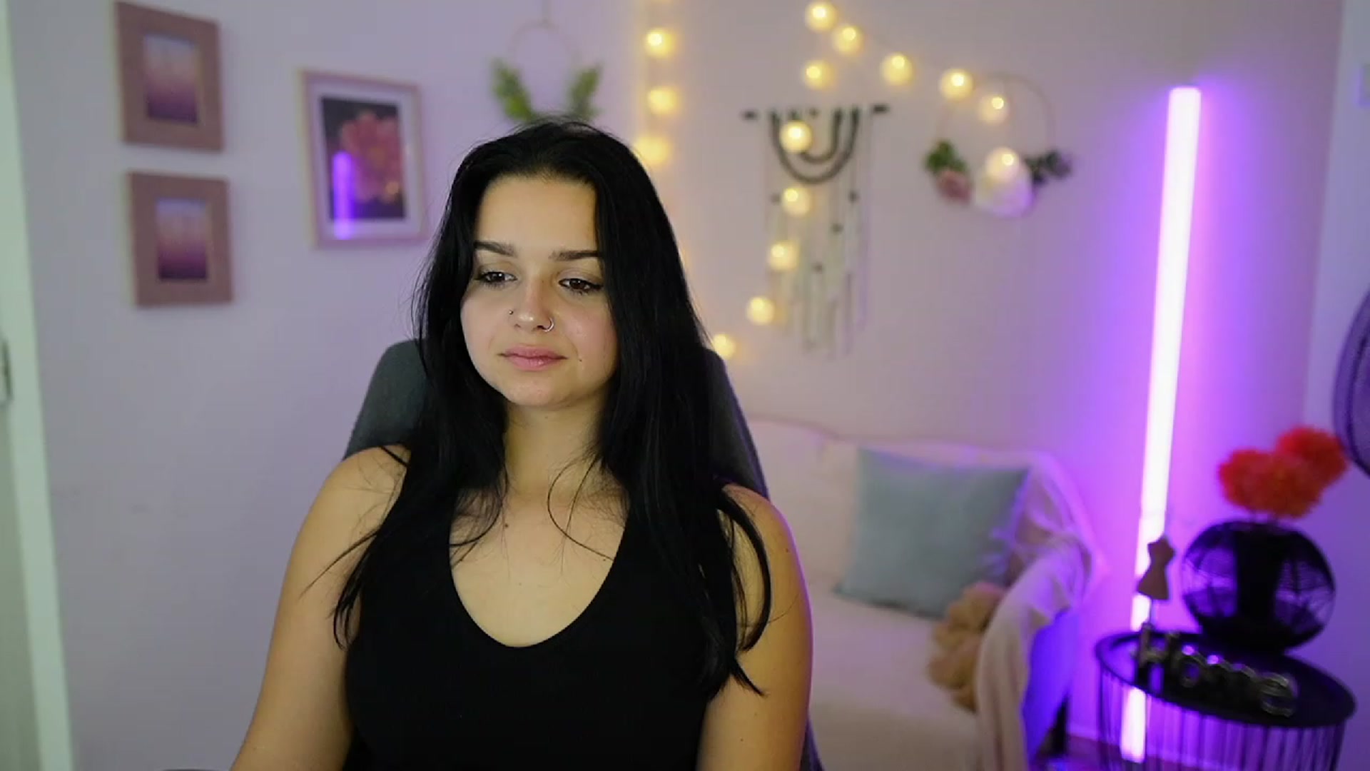 Gallery image thumbnail from Sola_Zola18's myfreecams stream on, 10/10/2023, 18:58 image 13 of 20