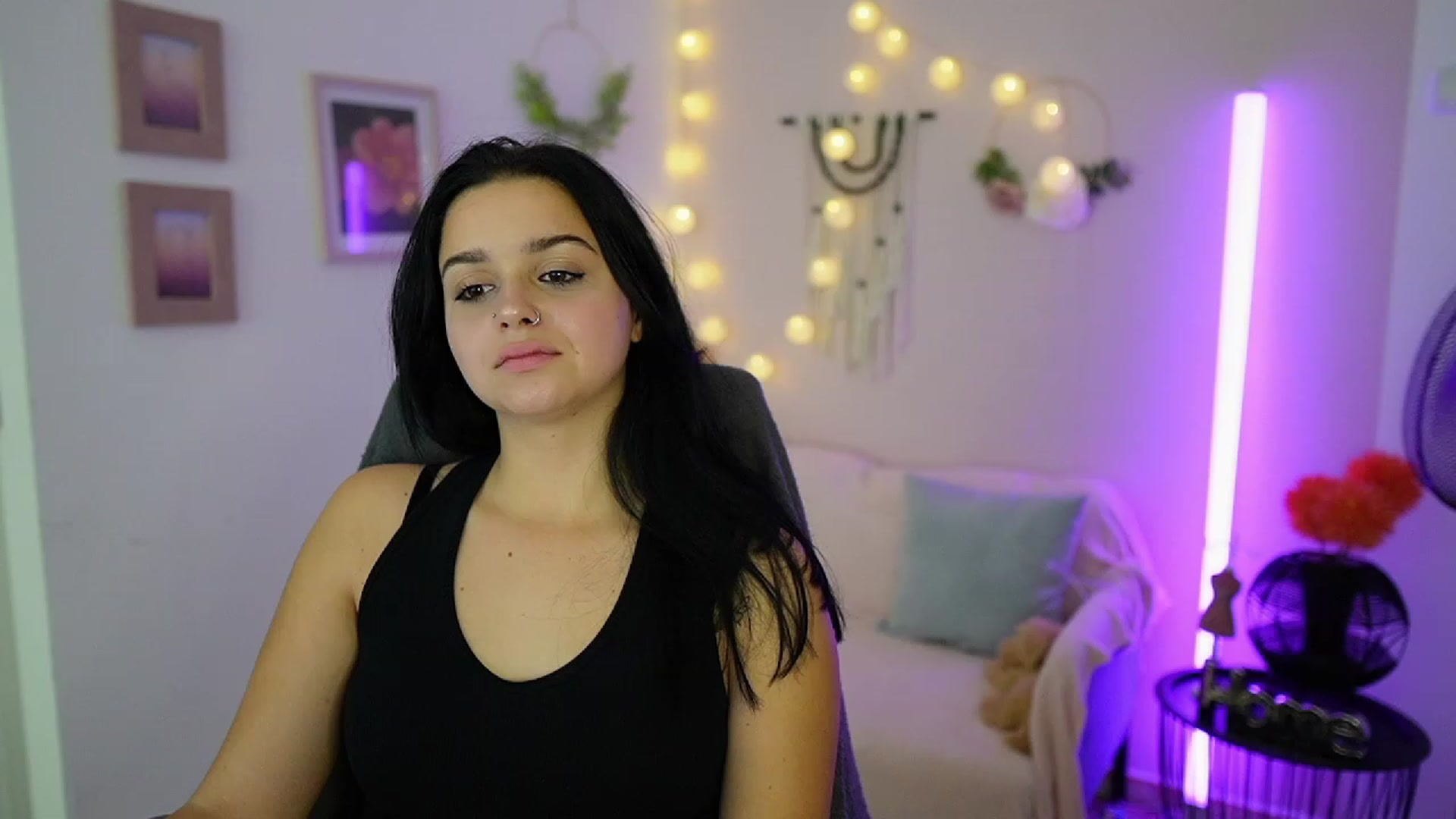 Gallery image thumbnail from Sola_Zola18's myfreecams stream on, 10/10/2023, 20:34 image 12 of 20