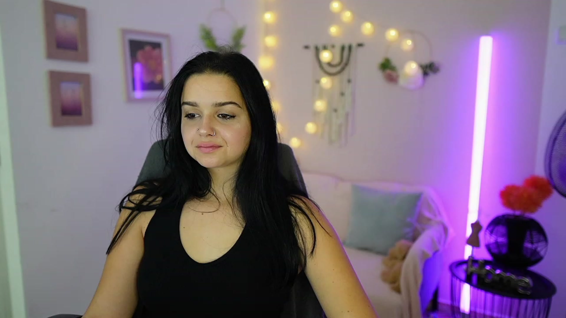 Gallery image thumbnail from Sola_Zola18's myfreecams stream on, 10/10/2023, 20:34 image 9 of 20