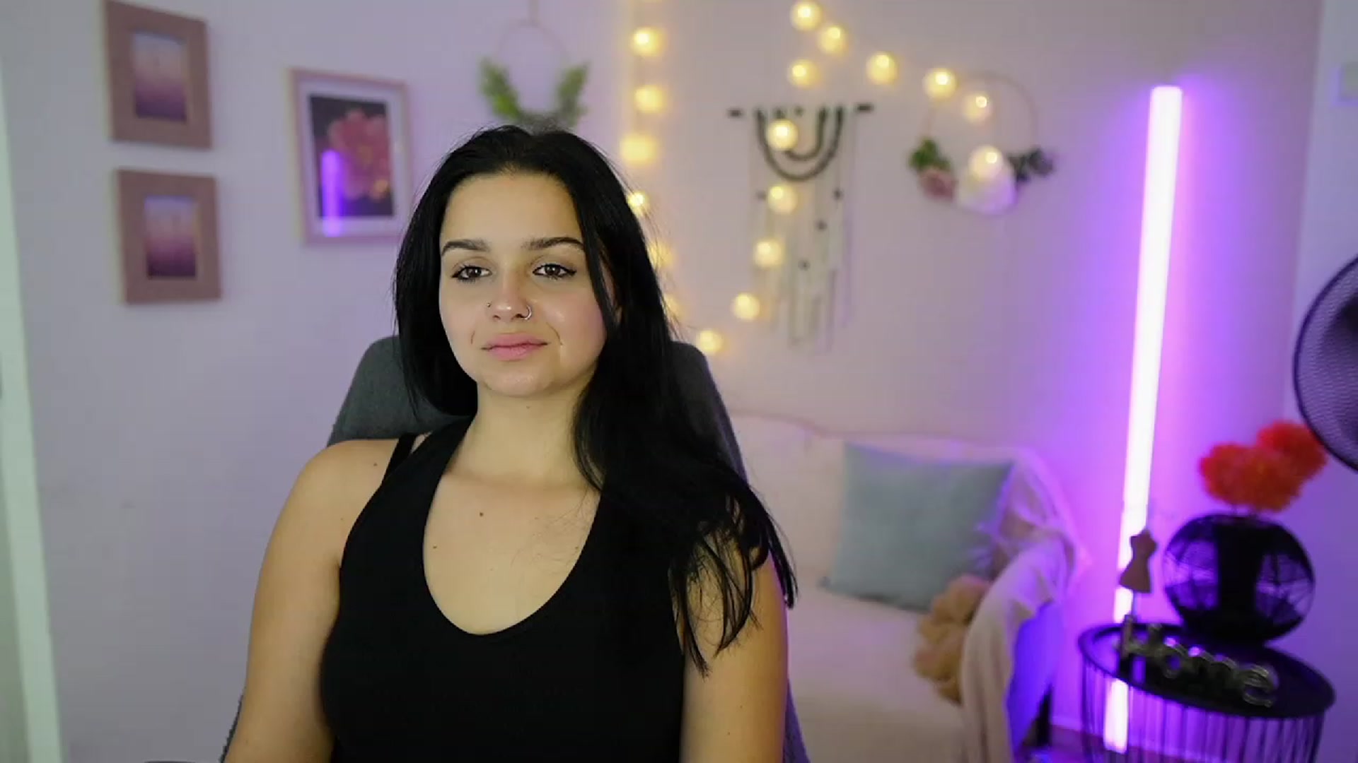 Gallery image thumbnail from Sola_Zola18's myfreecams stream on, 10/10/2023, 20:34 image 11 of 20