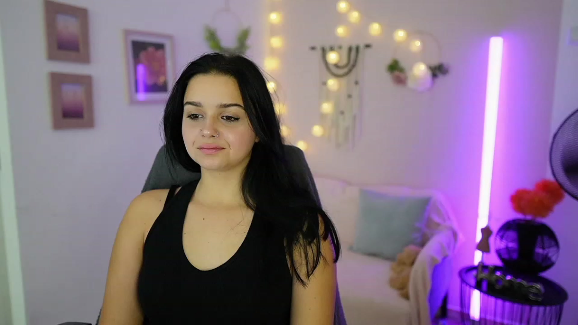 Gallery image thumbnail from Sola_Zola18's myfreecams stream on, 10/10/2023, 20:34 image 10 of 20