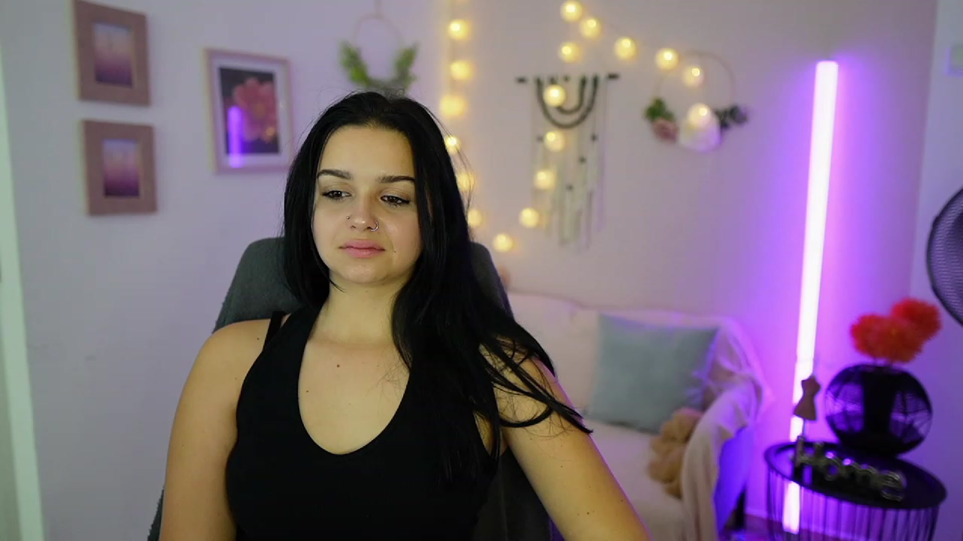 Gallery image thumbnail from Sola_Zola18's myfreecams stream on, 10/10/2023, 20:34 image 15 of 20