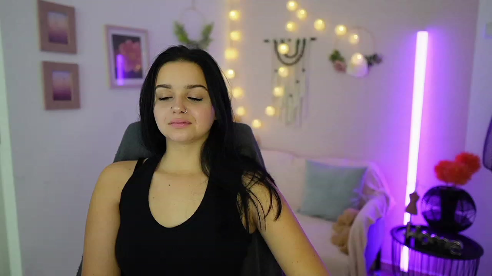 Gallery image thumbnail from Sola_Zola18's myfreecams stream on, 10/10/2023, 20:34 image 14 of 20