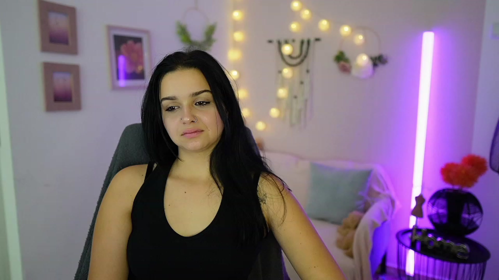 Gallery image thumbnail from Sola_Zola18's myfreecams stream on, 10/10/2023, 20:34 image 16 of 20