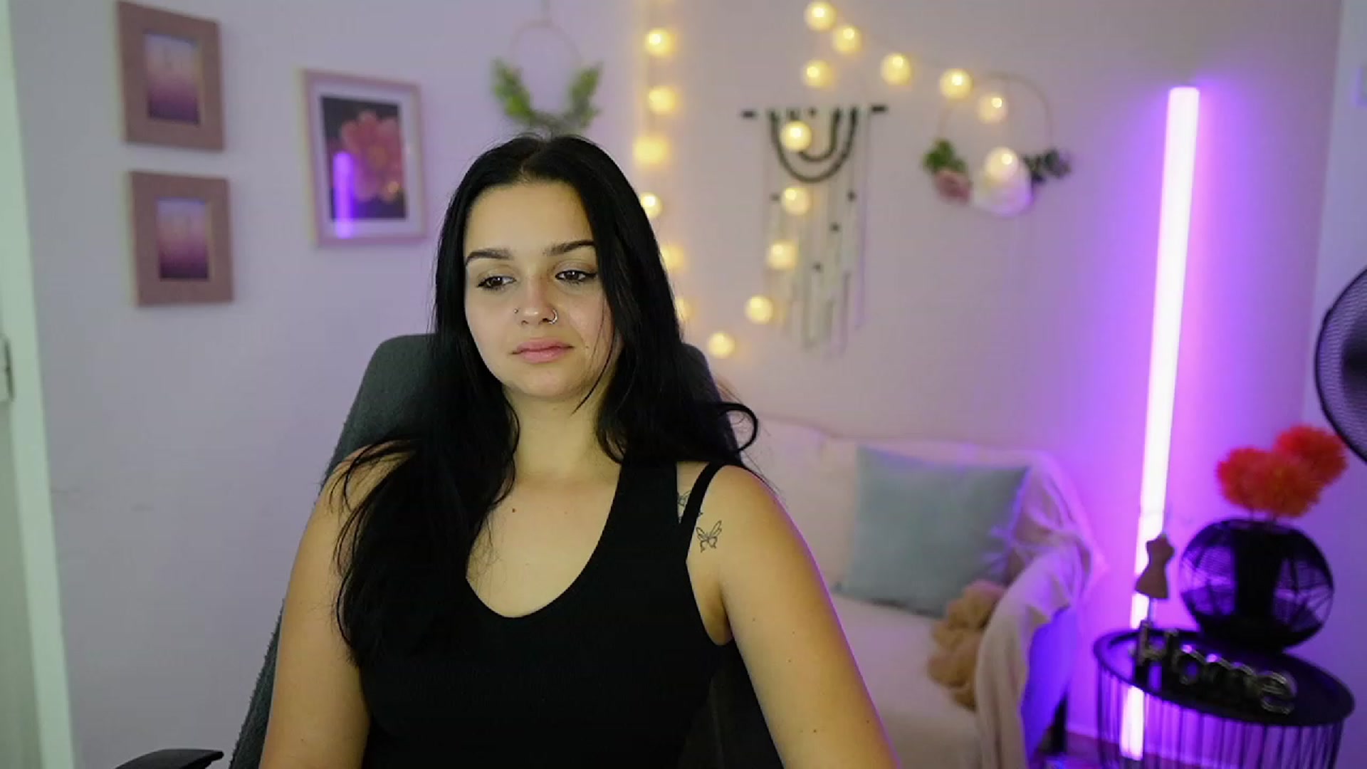Gallery image thumbnail from Sola_Zola18's myfreecams stream on, 10/10/2023, 20:34 image 2 of 20