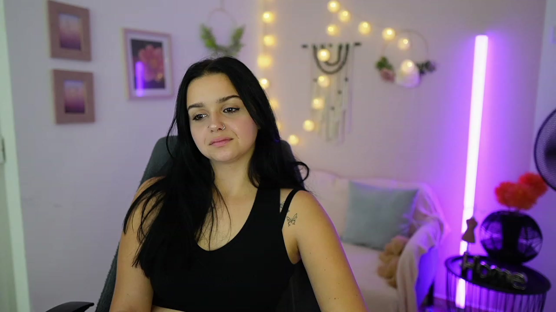 Gallery image thumbnail from Sola_Zola18's myfreecams stream on, 10/10/2023, 20:34 image 1 of 20