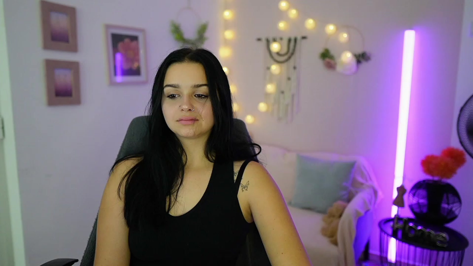 Gallery image thumbnail from Sola_Zola18's myfreecams stream on, 10/10/2023, 20:34 image 4 of 20