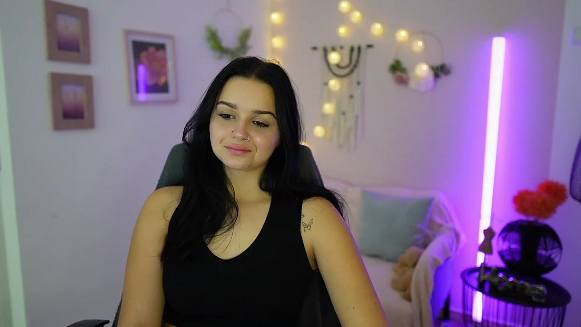 Gallery image thumbnail from Sola_Zola18's myfreecams stream on, 10/10/2023, 20:34 image 20 of 20