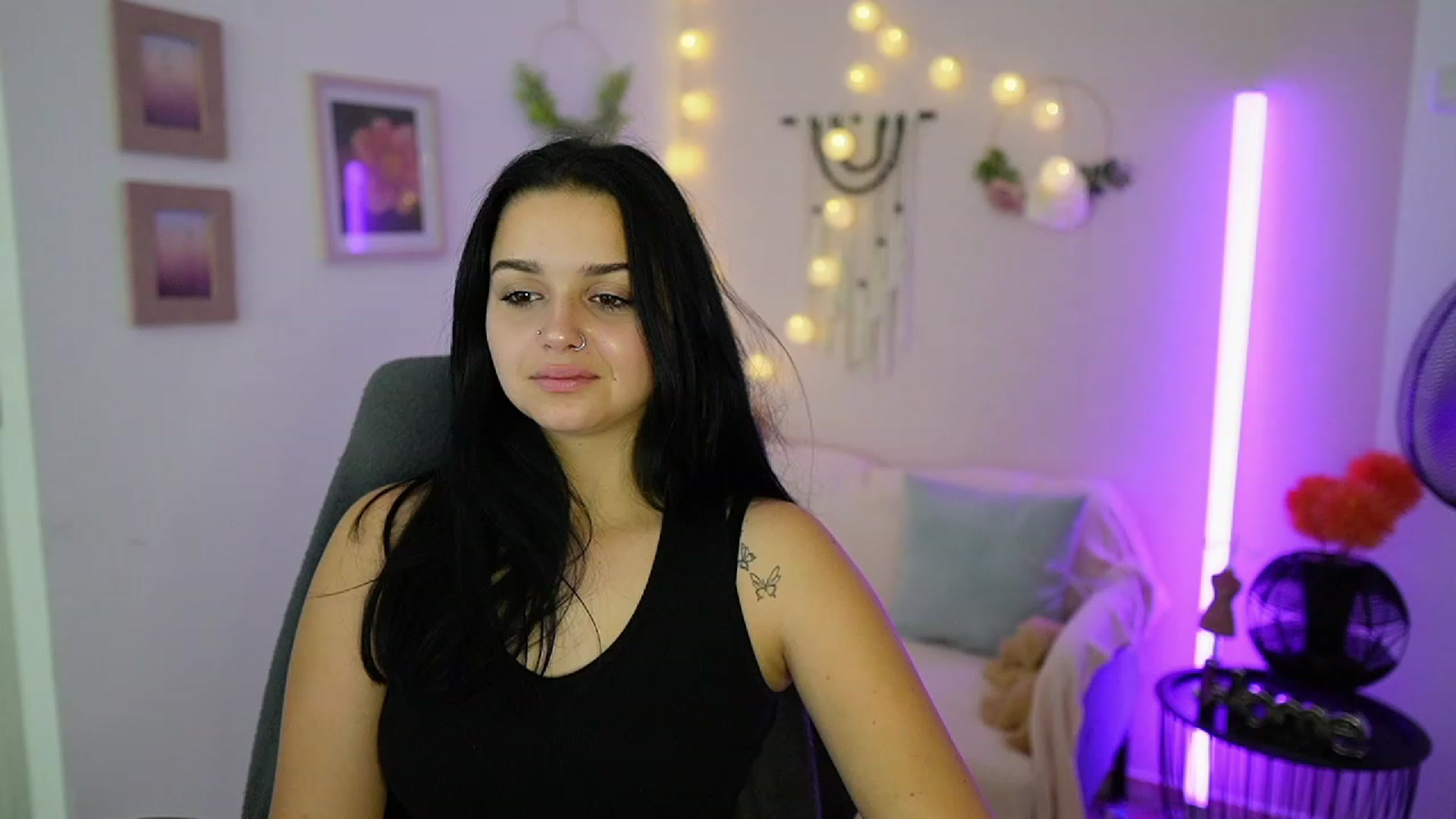 Gallery image thumbnail from Sola_Zola18's myfreecams stream on, 10/10/2023, 22:11 image 2 of 20