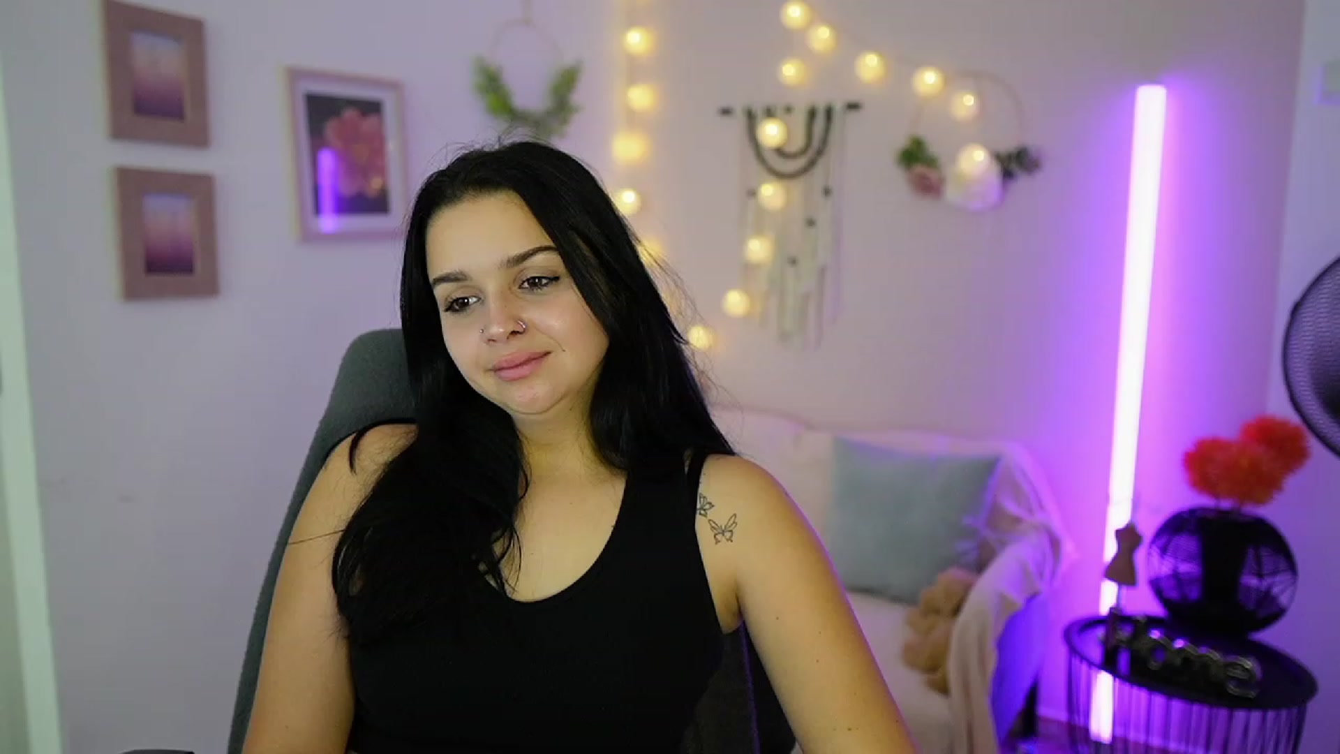 Gallery image thumbnail from Sola_Zola18's myfreecams stream on, 10/10/2023, 22:11 image 5 of 20