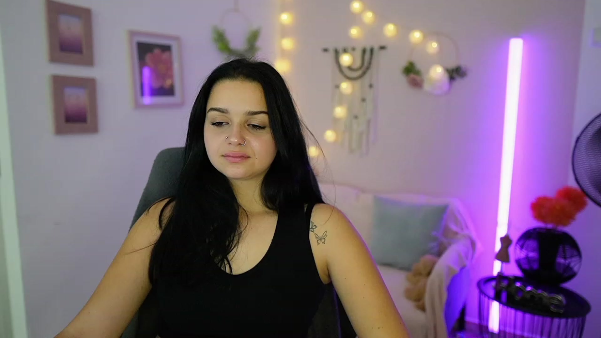 Gallery image thumbnail from Sola_Zola18's myfreecams stream on, 10/10/2023, 22:11 image 3 of 20