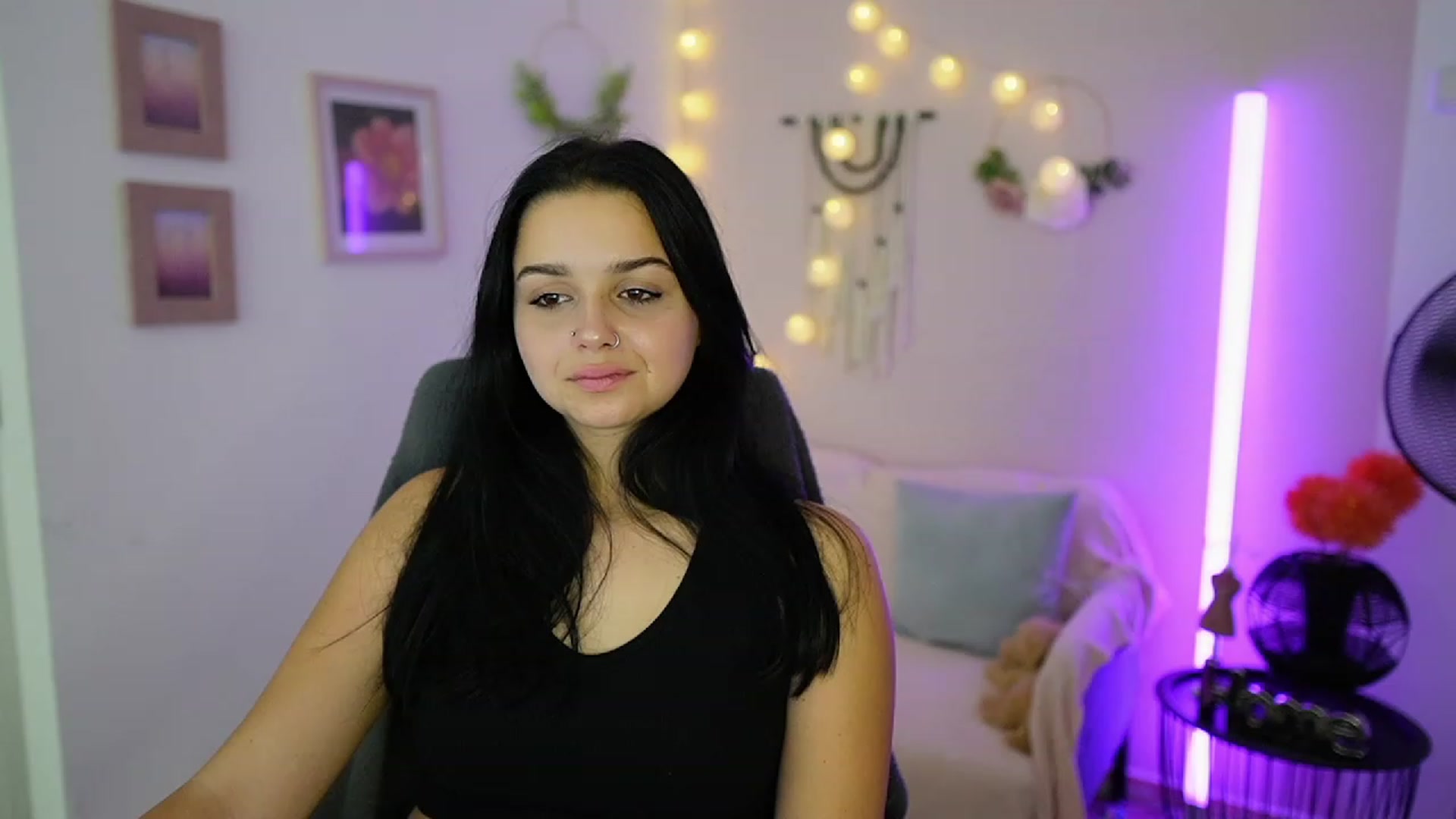 Gallery image thumbnail from Sola_Zola18's myfreecams stream on, 10/10/2023, 22:11 image 17 of 20