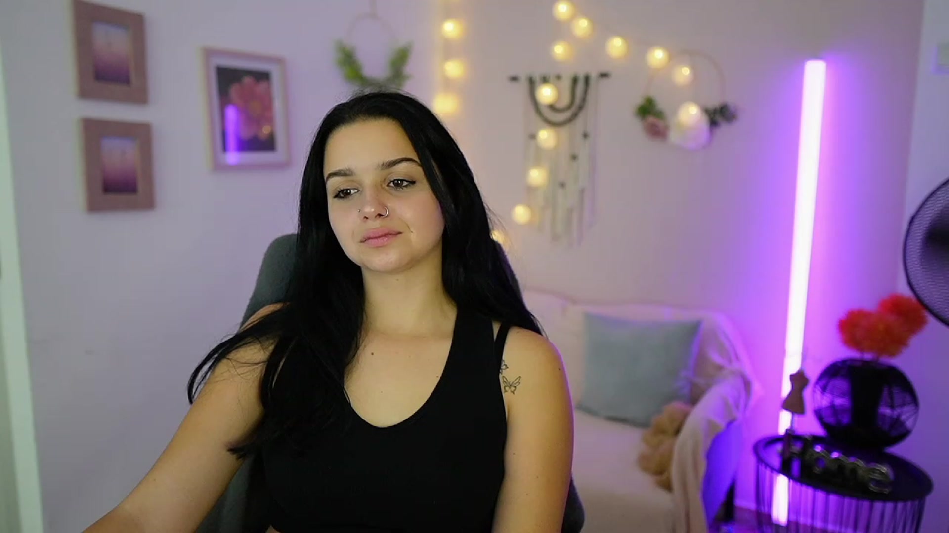 Gallery image thumbnail from Sola_Zola18's myfreecams stream on, 10/10/2023, 22:11 image 18 of 20