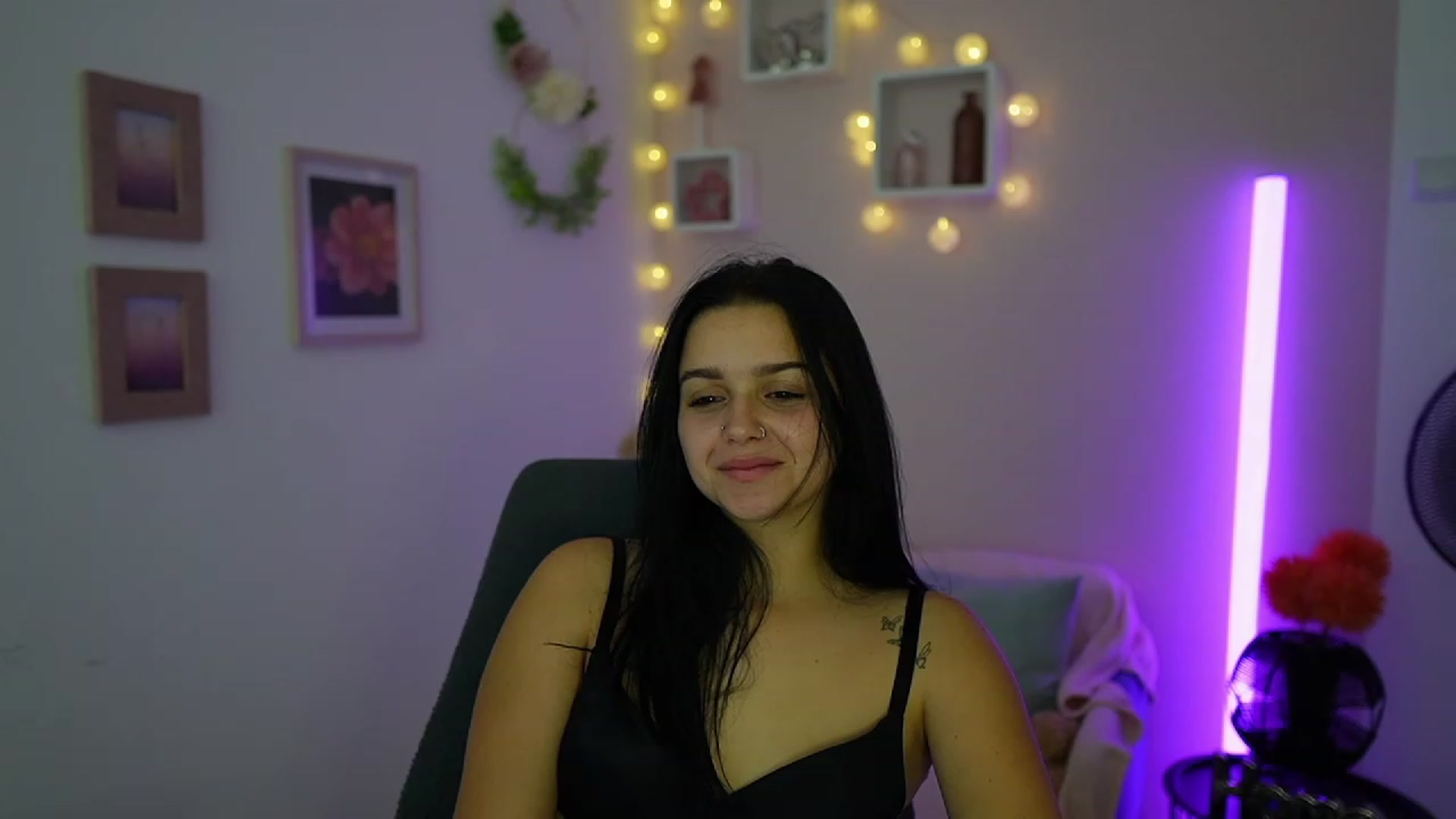 Gallery image thumbnail from Sola_Zola18's myfreecams stream on, 10/11/2023, 22:29 image 5 of 20