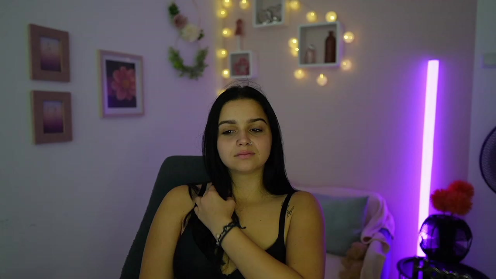 Gallery image thumbnail from Sola_Zola18's myfreecams stream on, 10/11/2023, 22:29 image 19 of 20
