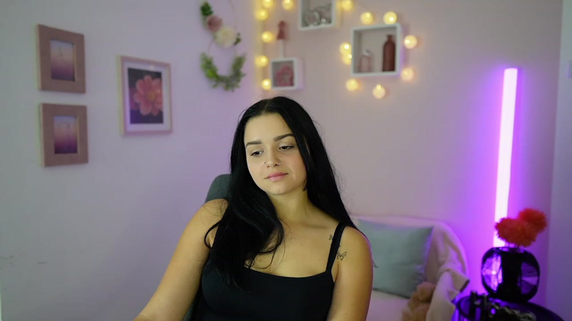 Gallery image thumbnail from Sola_Zola18's myfreecams stream on, 10/12/2023, 19:47 image 9 of 20