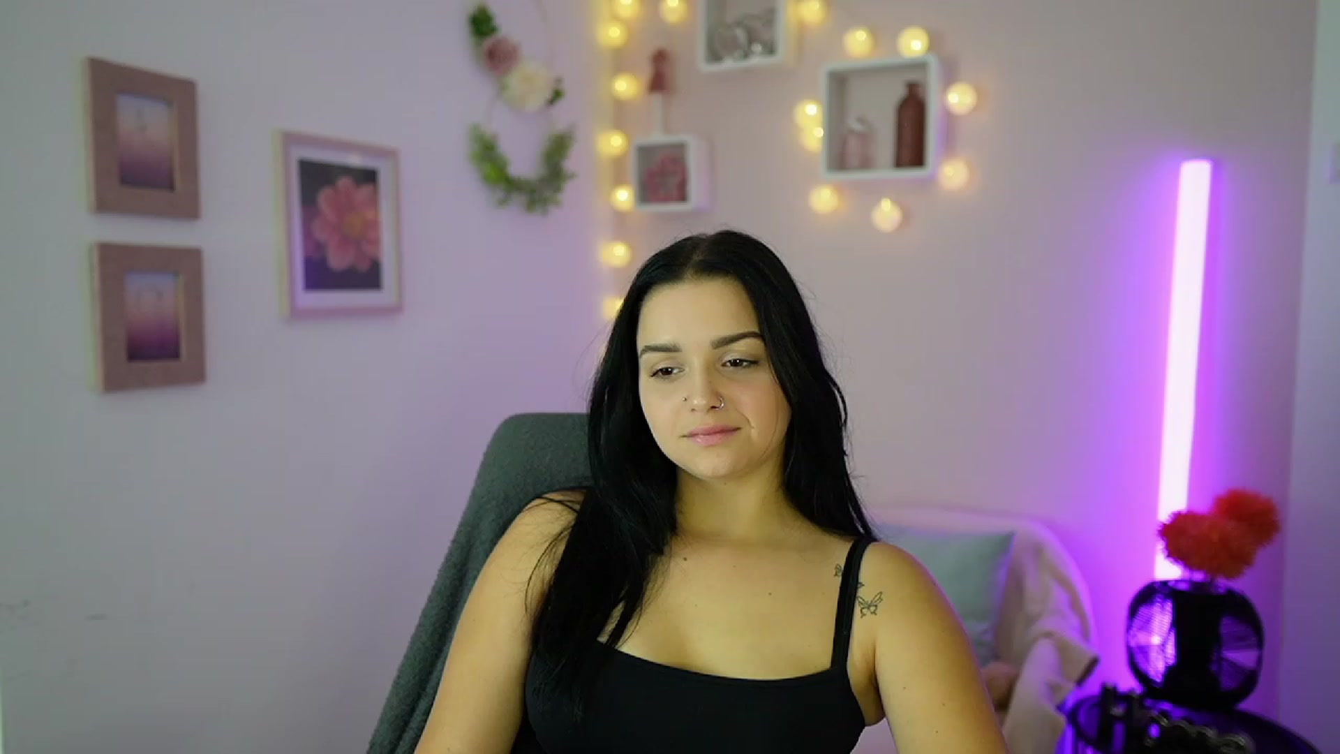 Gallery image thumbnail from Sola_Zola18's myfreecams stream on, 10/12/2023, 19:47 image 4 of 20